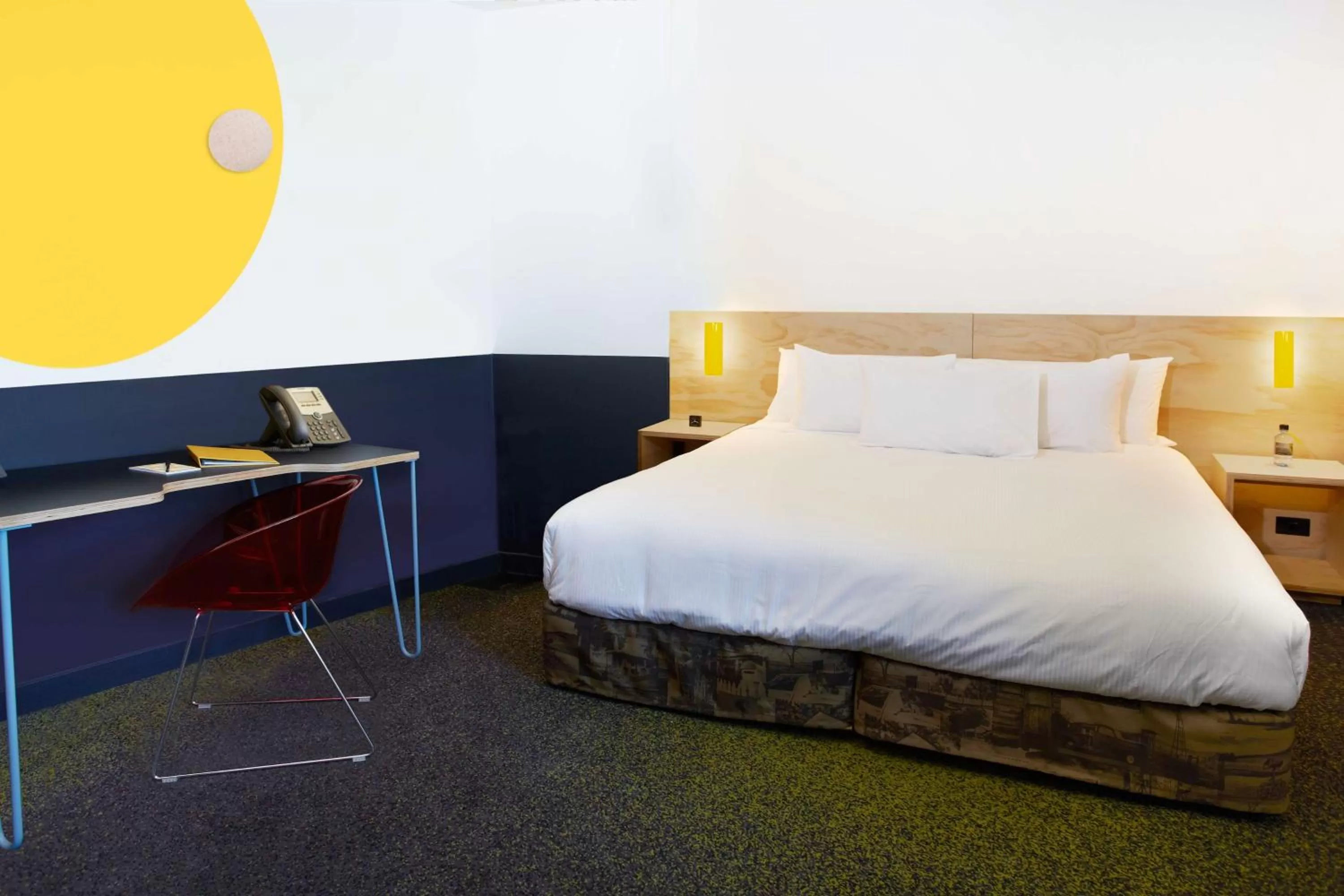 Photo of the whole room, Bed in Atura Albury