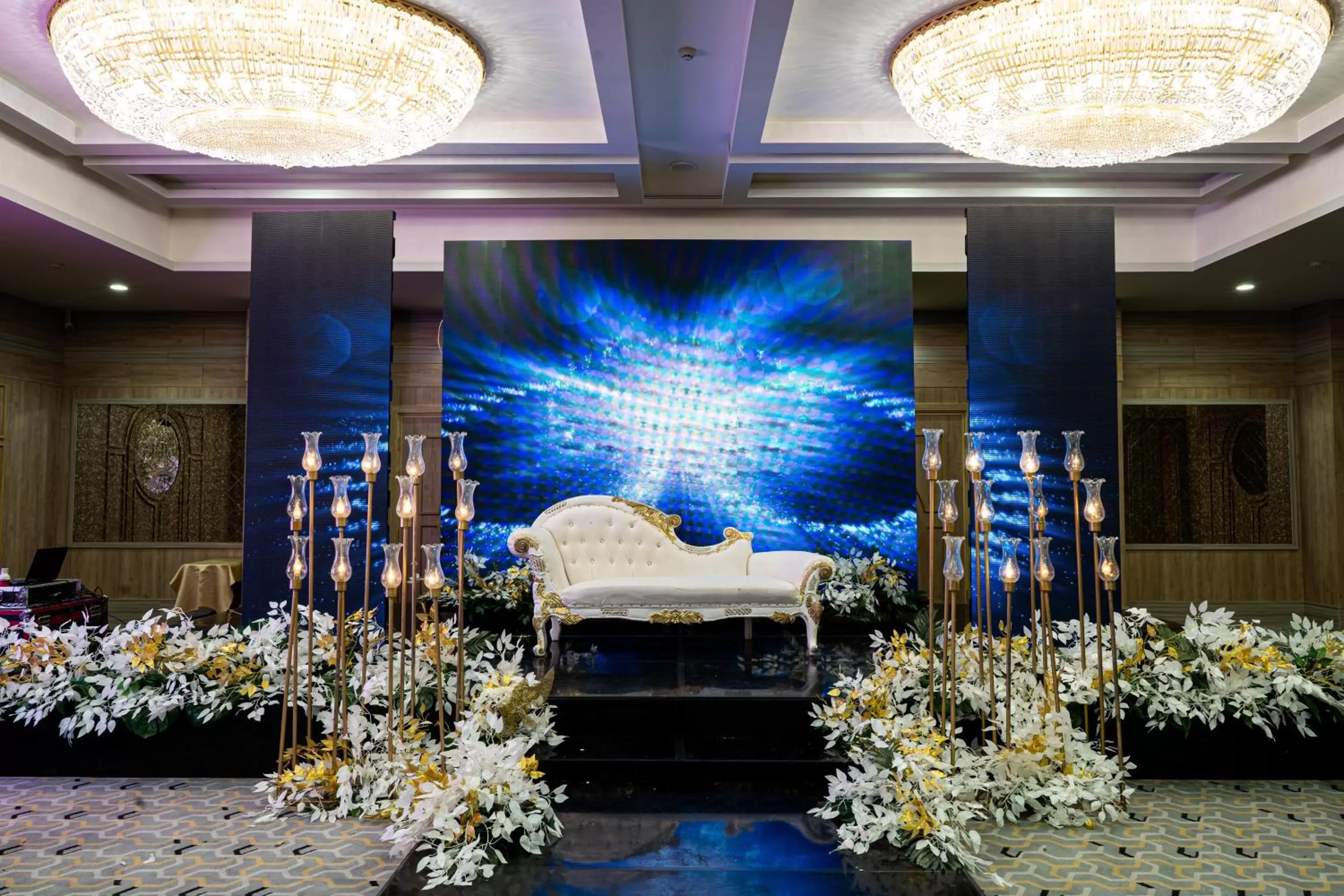 wedding in Triumph Plaza Hotel