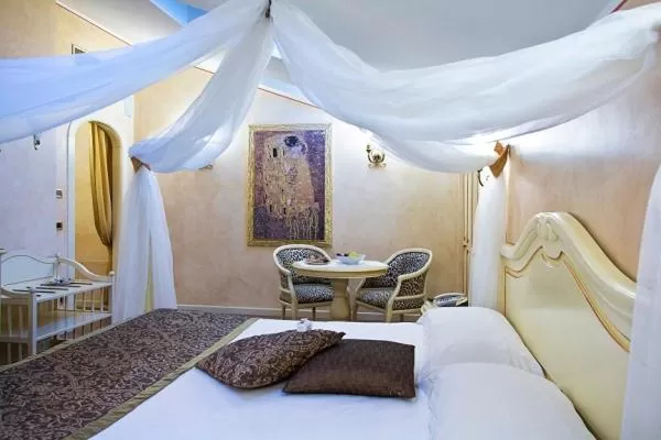 Photo of the whole room, Bed in Vip's Motel Luxury Accommodation & Spa