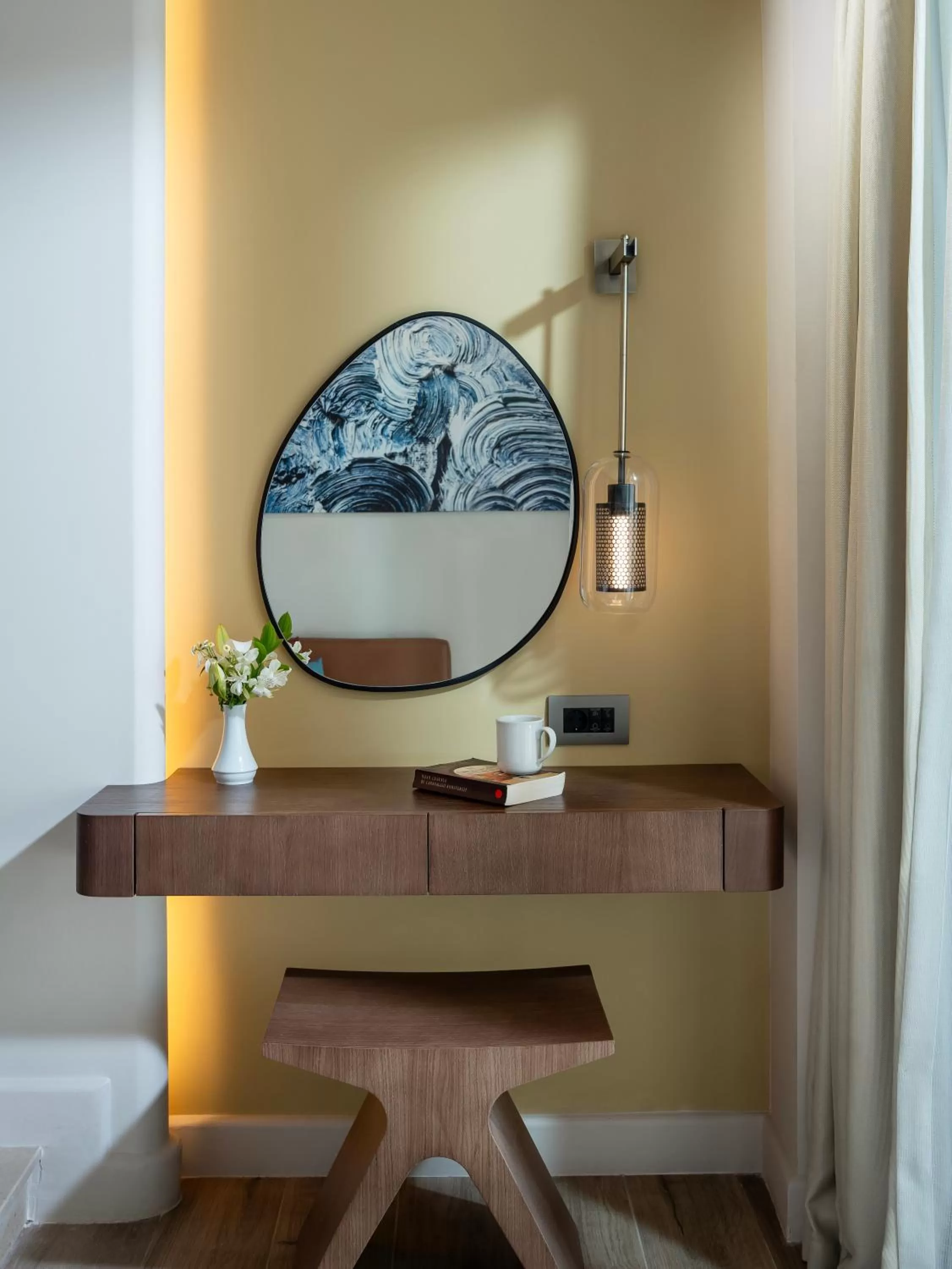 hair dresser in Liberty Lykia