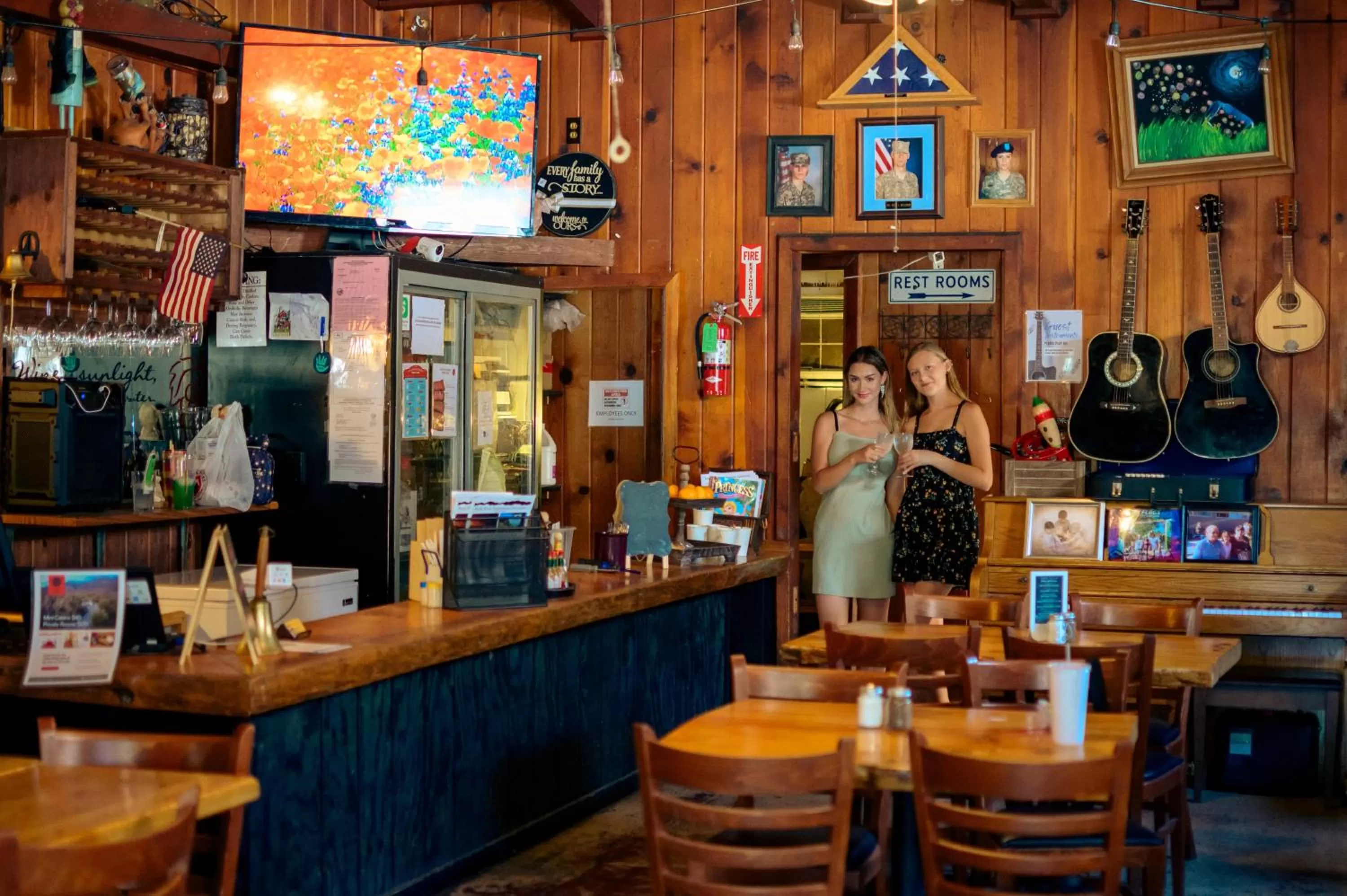 Restaurant/places to eat in Genas's Sierra Inn & Restaurant