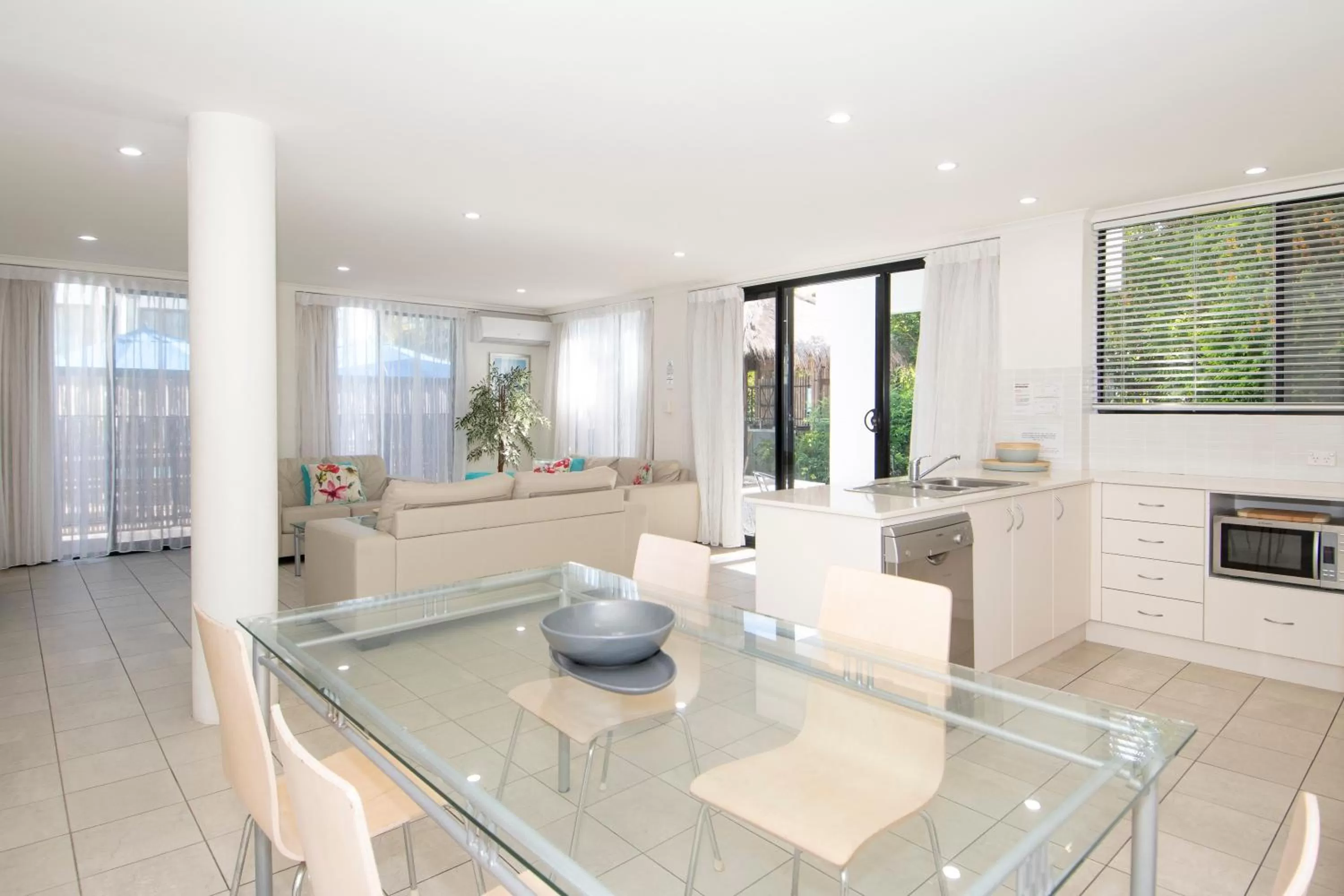 Kitchen or kitchenette in Terrigal Pacific Coastal Retreat