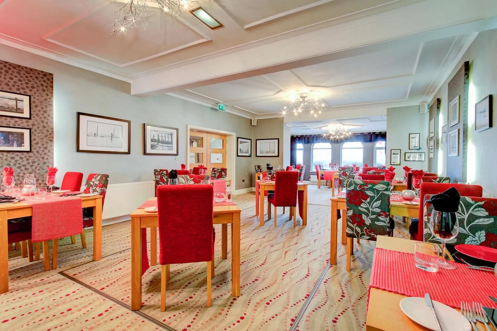 Restaurant/places to eat in Number One South Beach