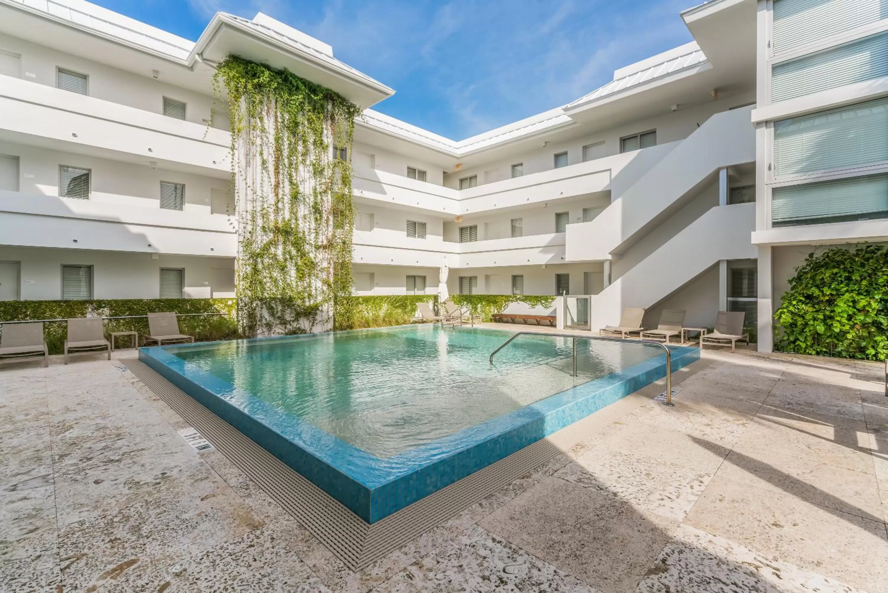 Swimming pool in Beach Haus Key Biscayne Contemporary Apartments