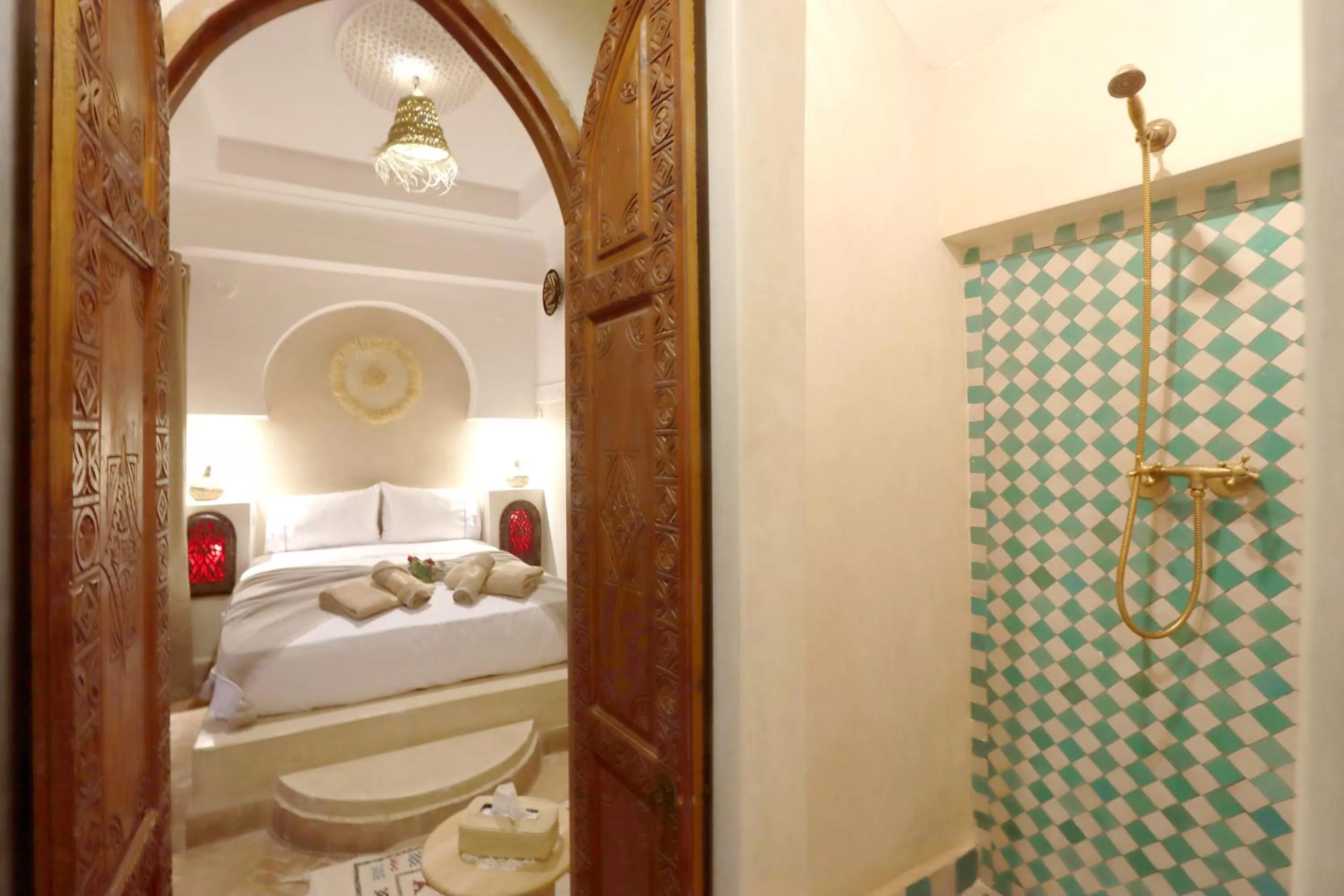 Bathroom, Bed in Riad Venezia