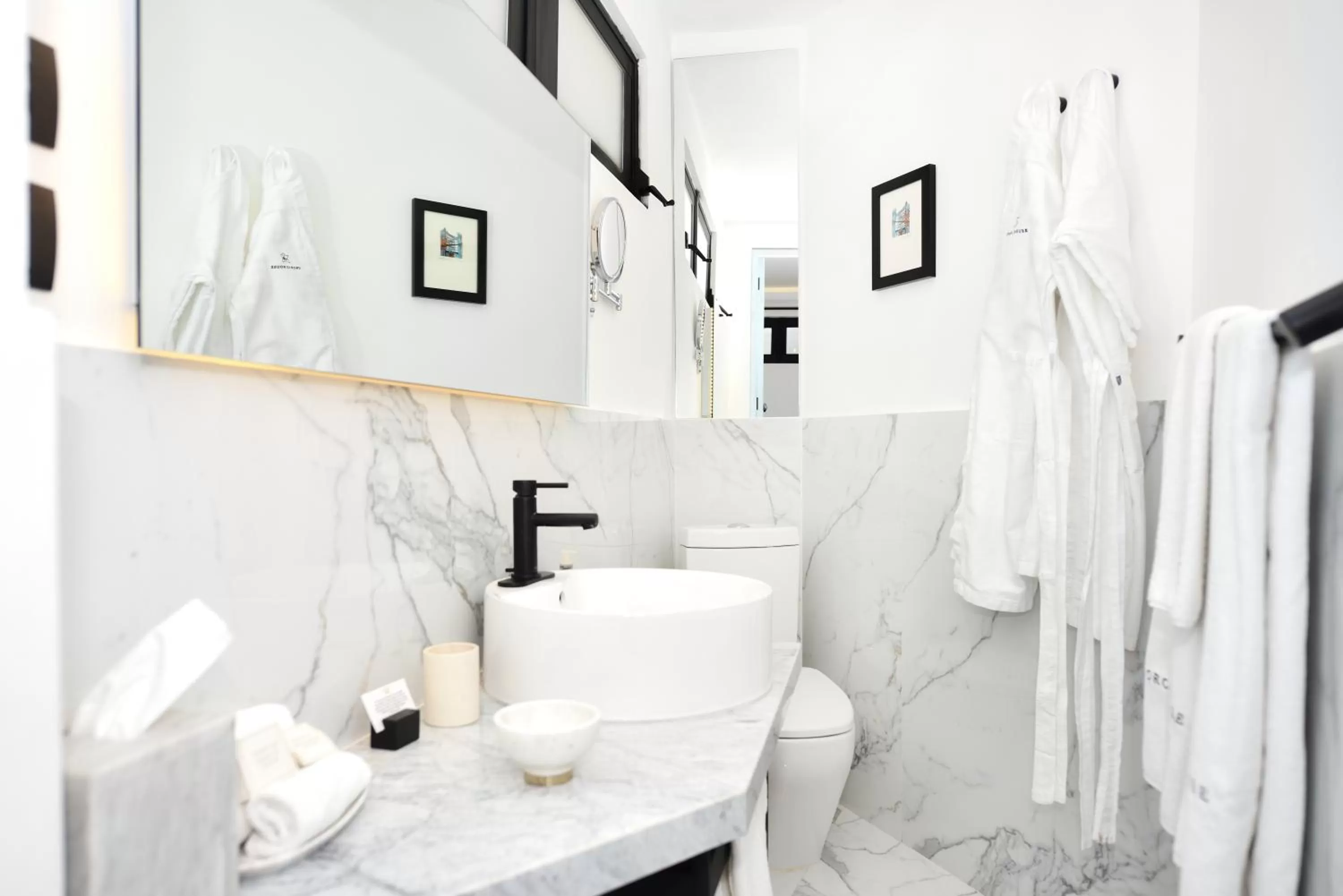 Bathroom in Orchid House Mexico City