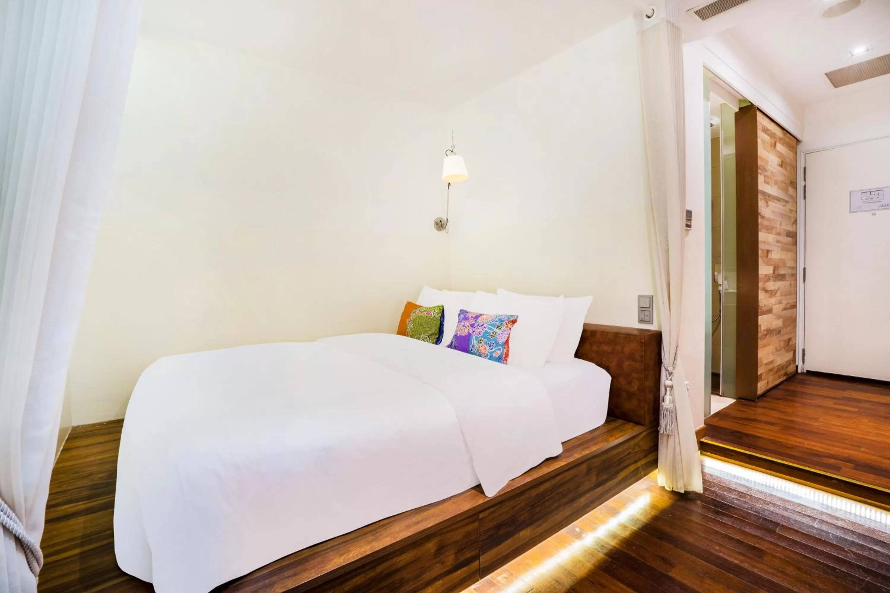 Guests, Bed in The Daulat by Hotel Calmo