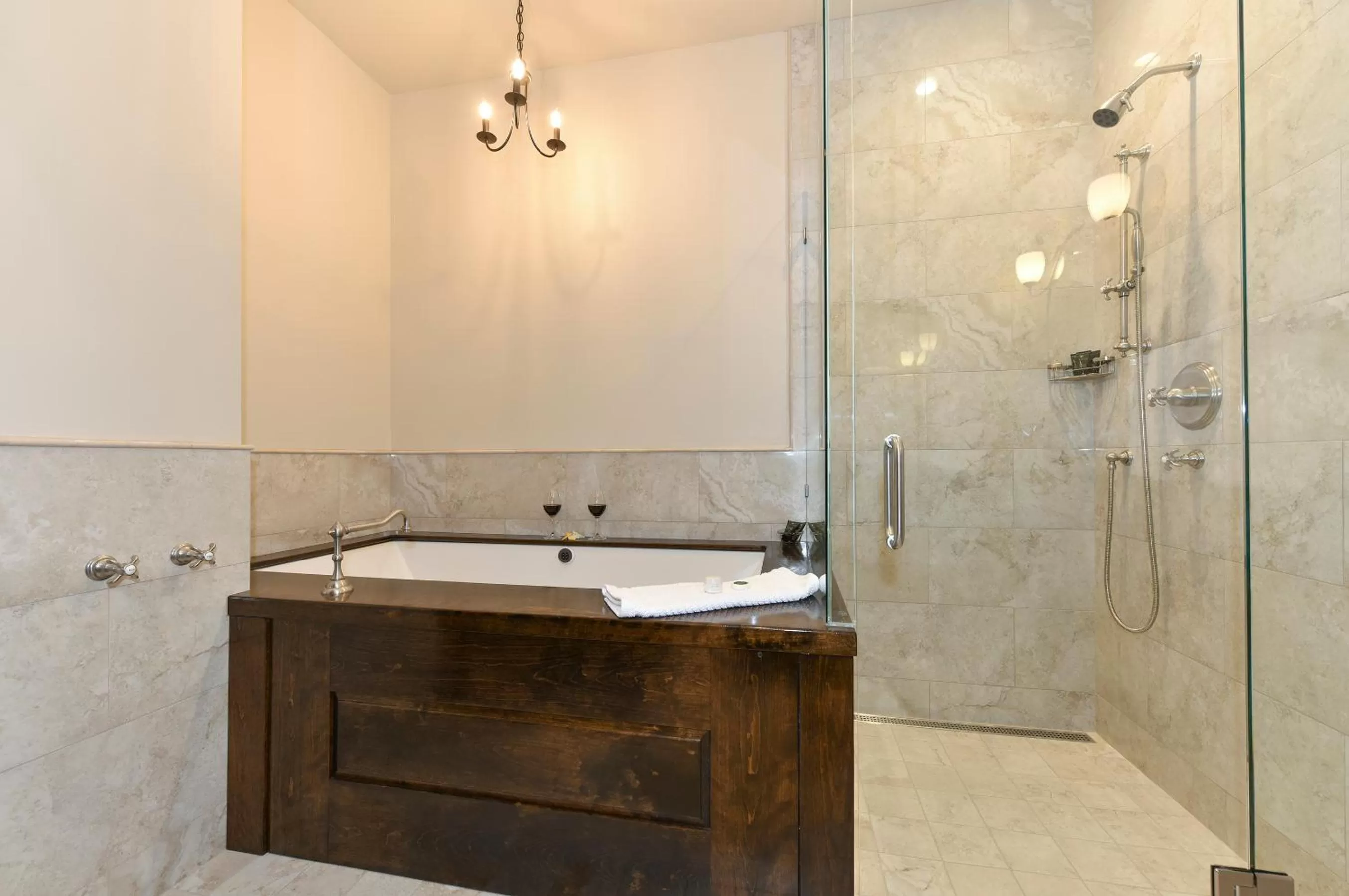 Shower in Blackbird Inn