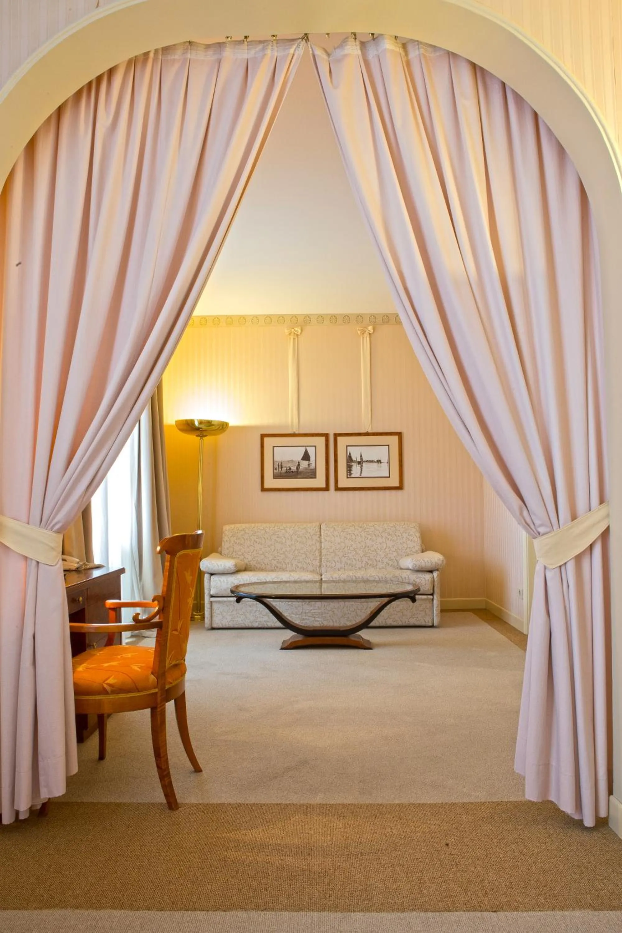 Bed in Grand Hotel Astoria