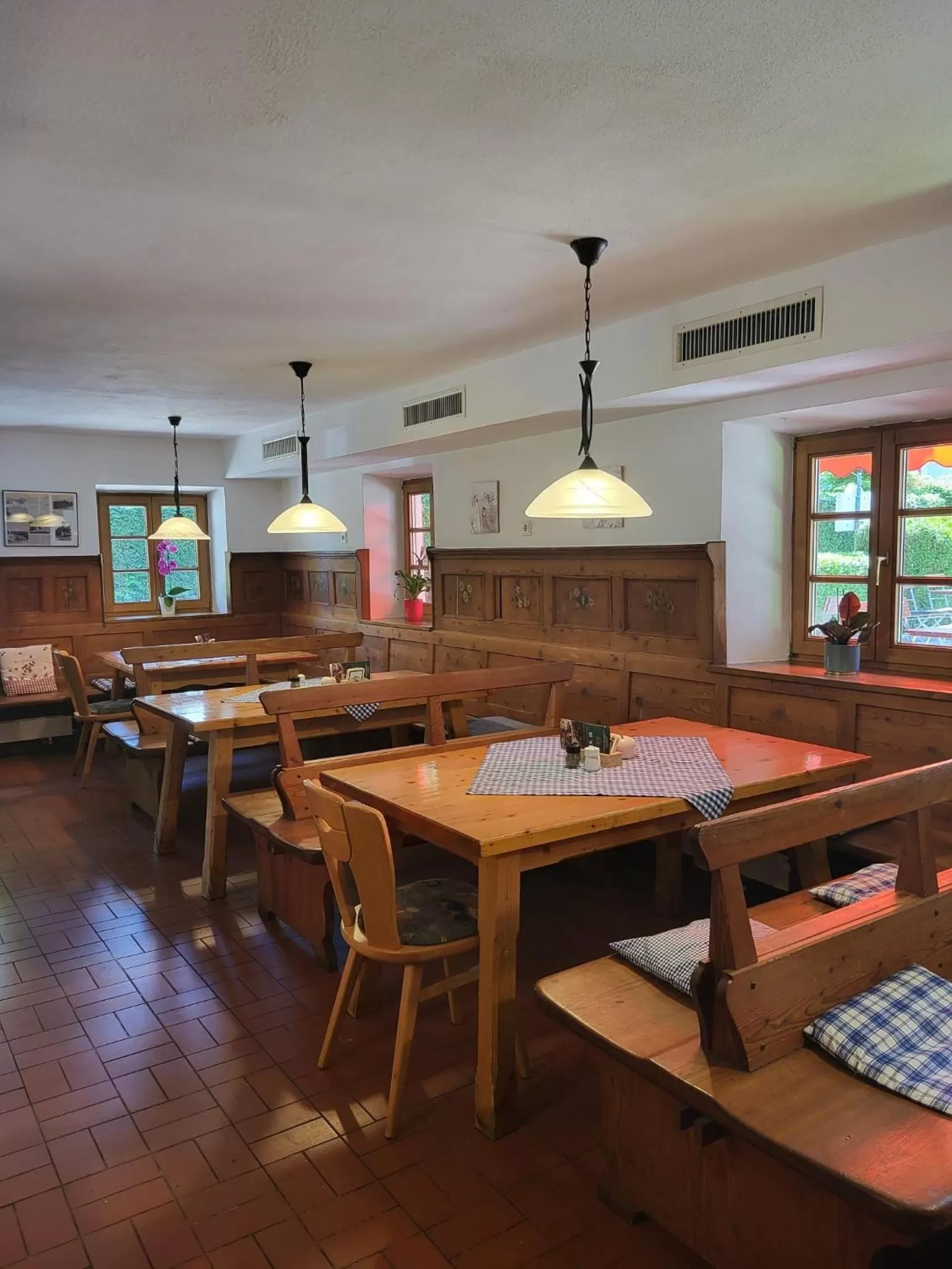 Restaurant/Places to Eat in Gasthaus Staufenbrücke