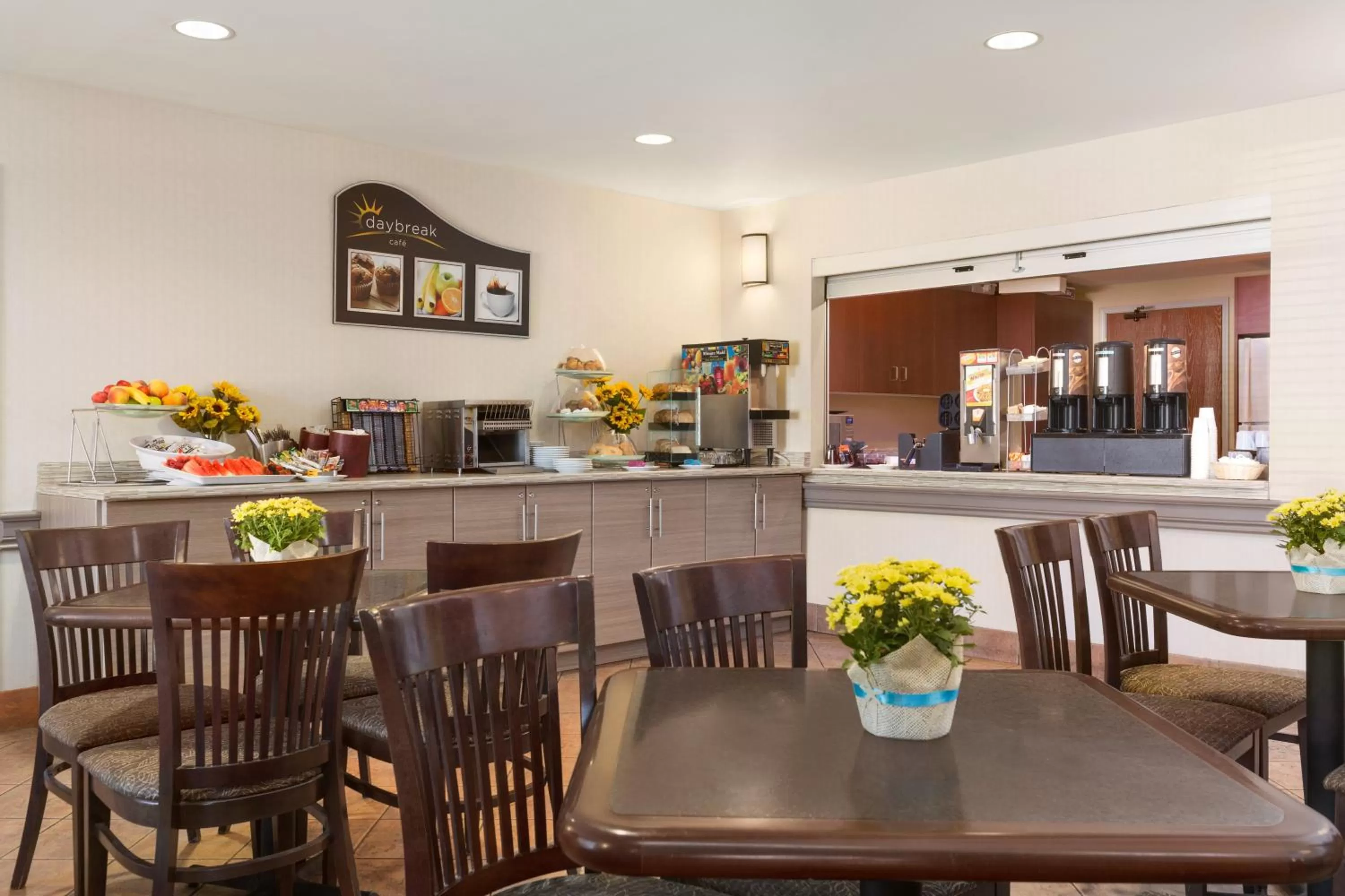 Restaurant/places to eat in Days Inn by Wyndham Ottawa Airport