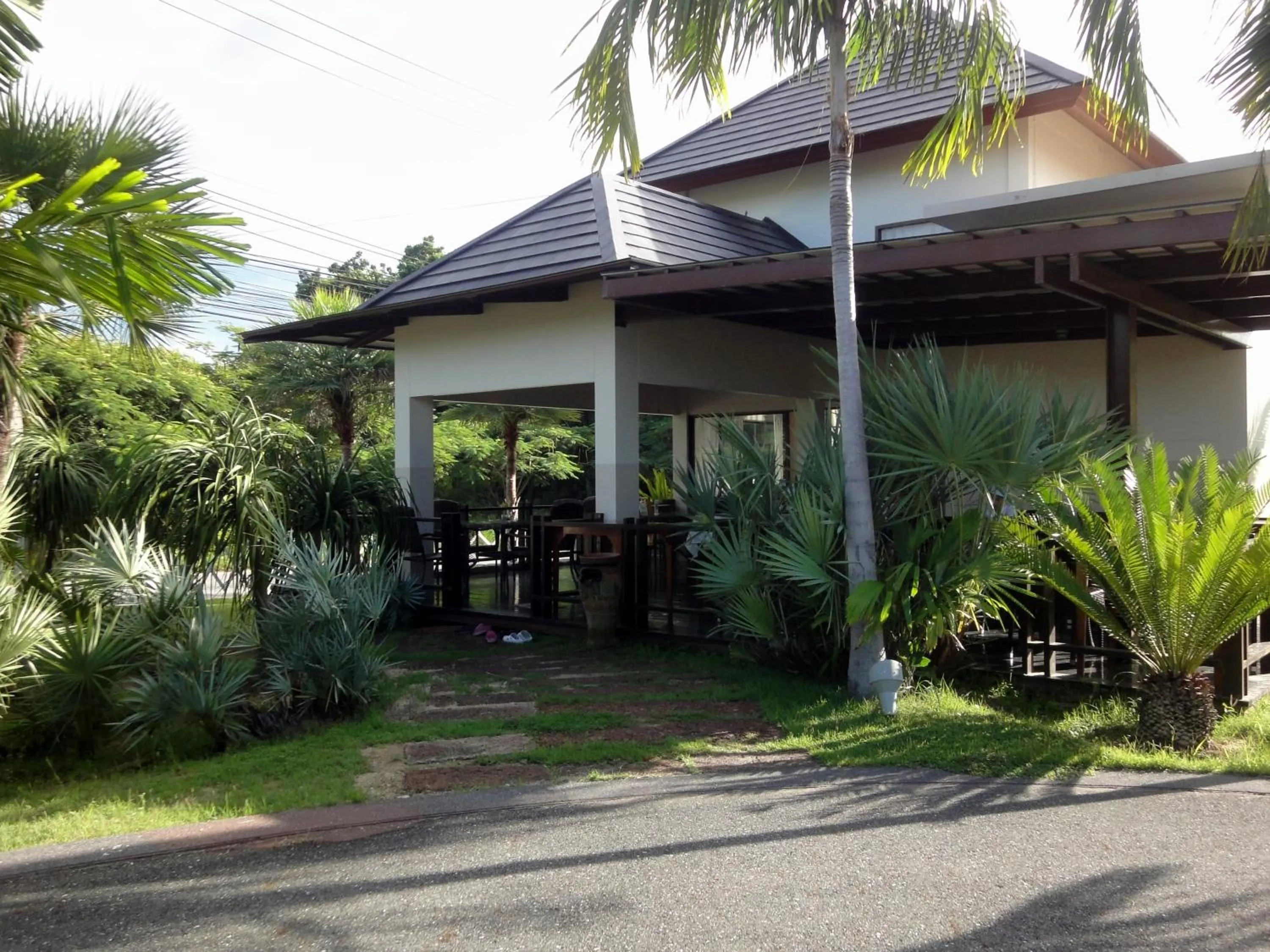 Restaurant/places to eat in Royal Place Banchang