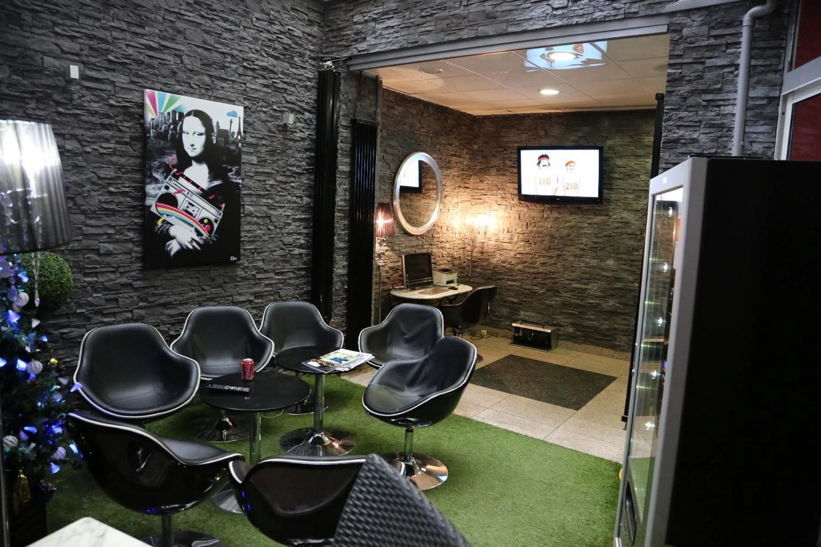 Lounge or bar in Grand Hotel Nouvel Opera