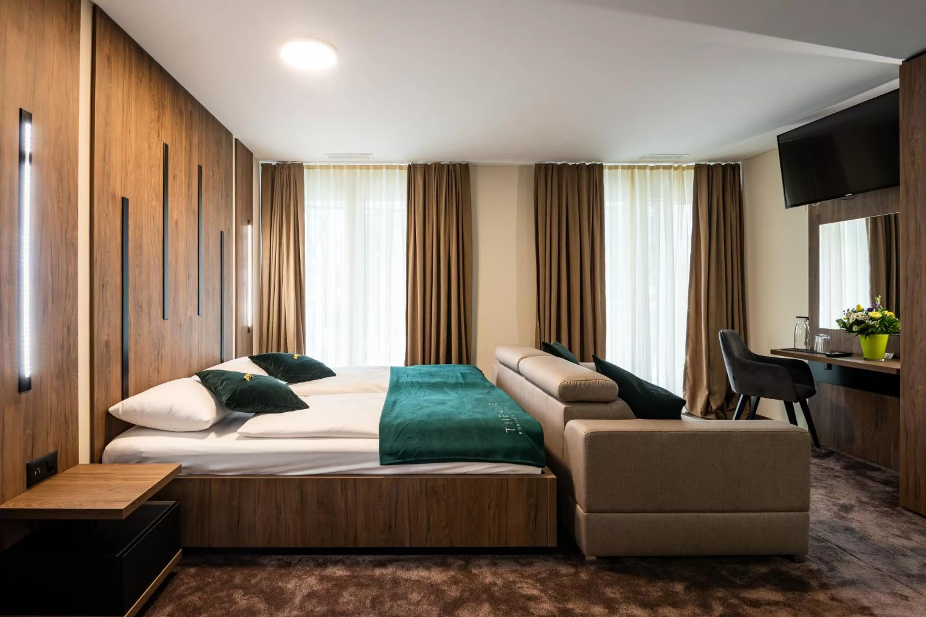 Garden, Bed in The Gate Boutique Hotel Zürich