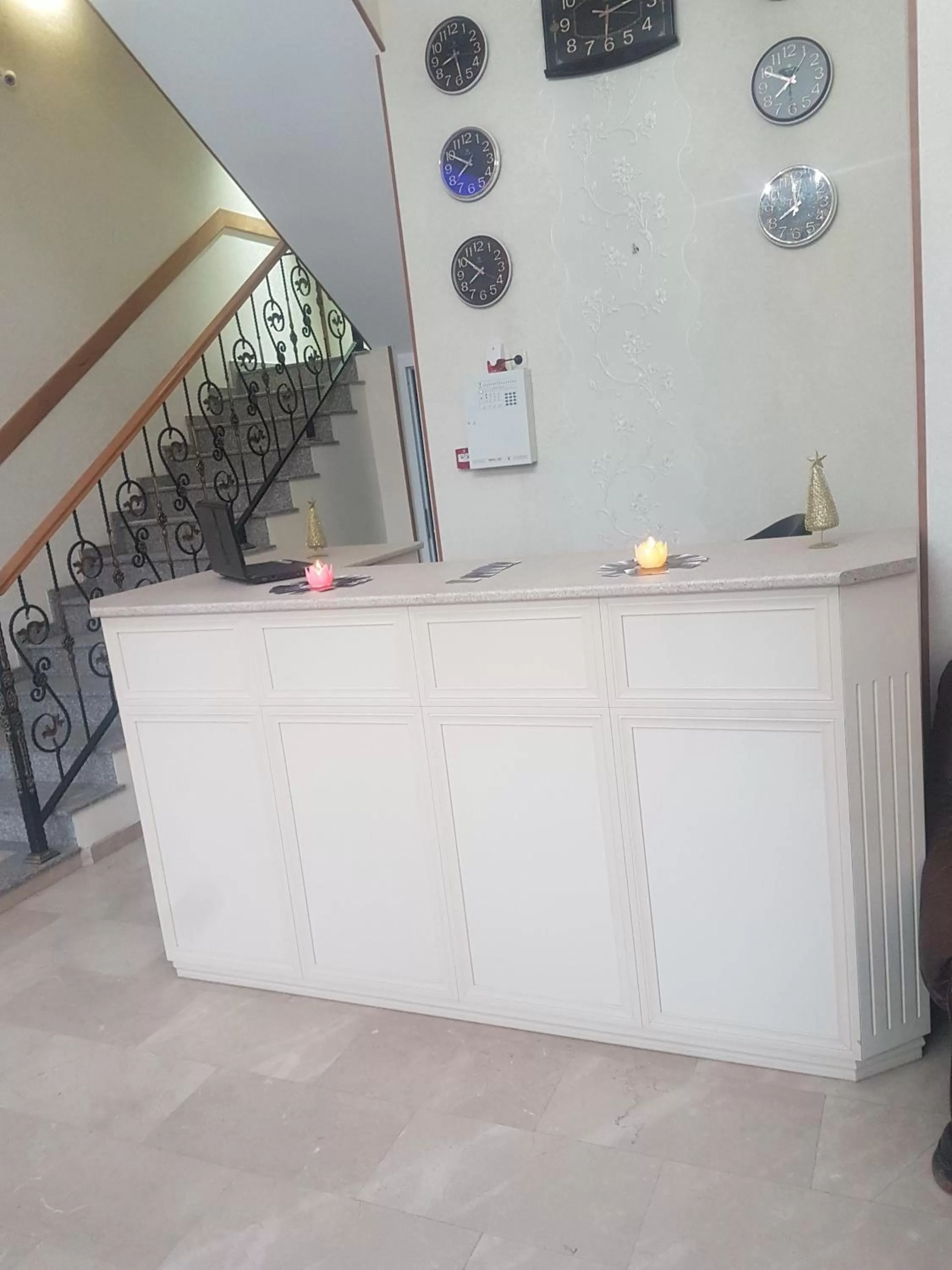 Lobby/Reception in Hotel LEADER