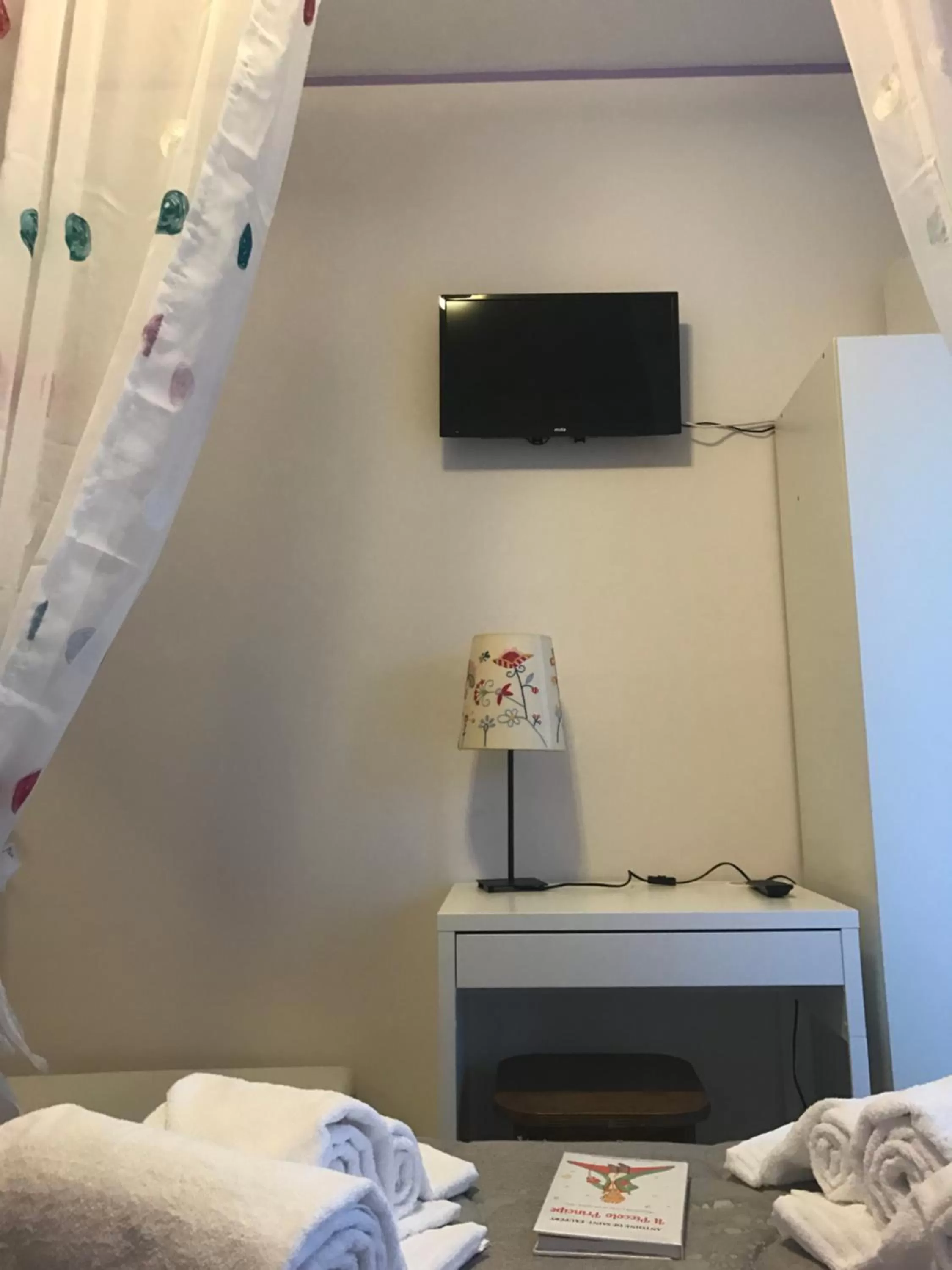 Decorative detail, Bed in Il Piccolo Principe