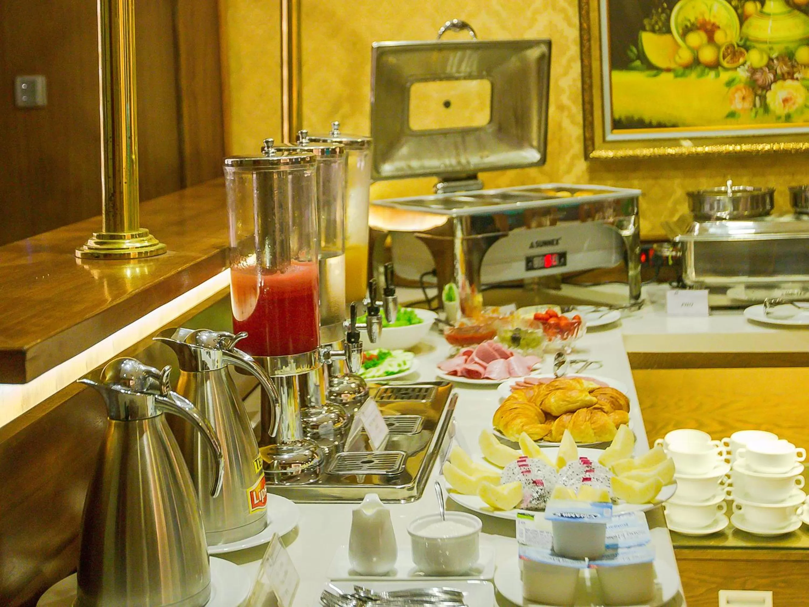 Buffet breakfast in Emerald Boutique Hotel