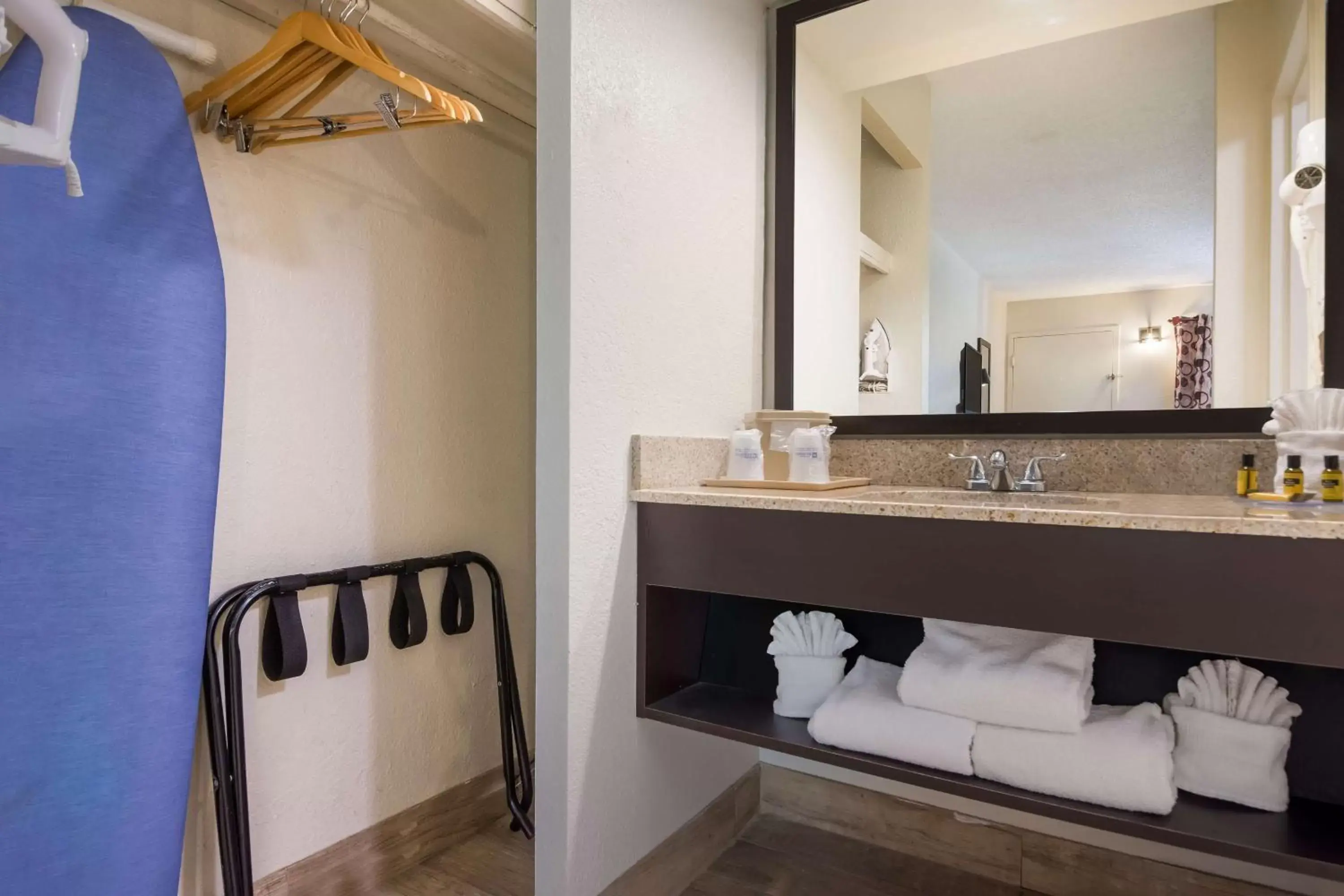 Queen Room with Two Queen Beds - Non-Smoking in SureStay Hotel by Best Western St Pete Clearwater Airport Queen Room with Two Queen Beds - Non-Smoking in SureStay Hotel by Best Western St Pete Clearwater Airport