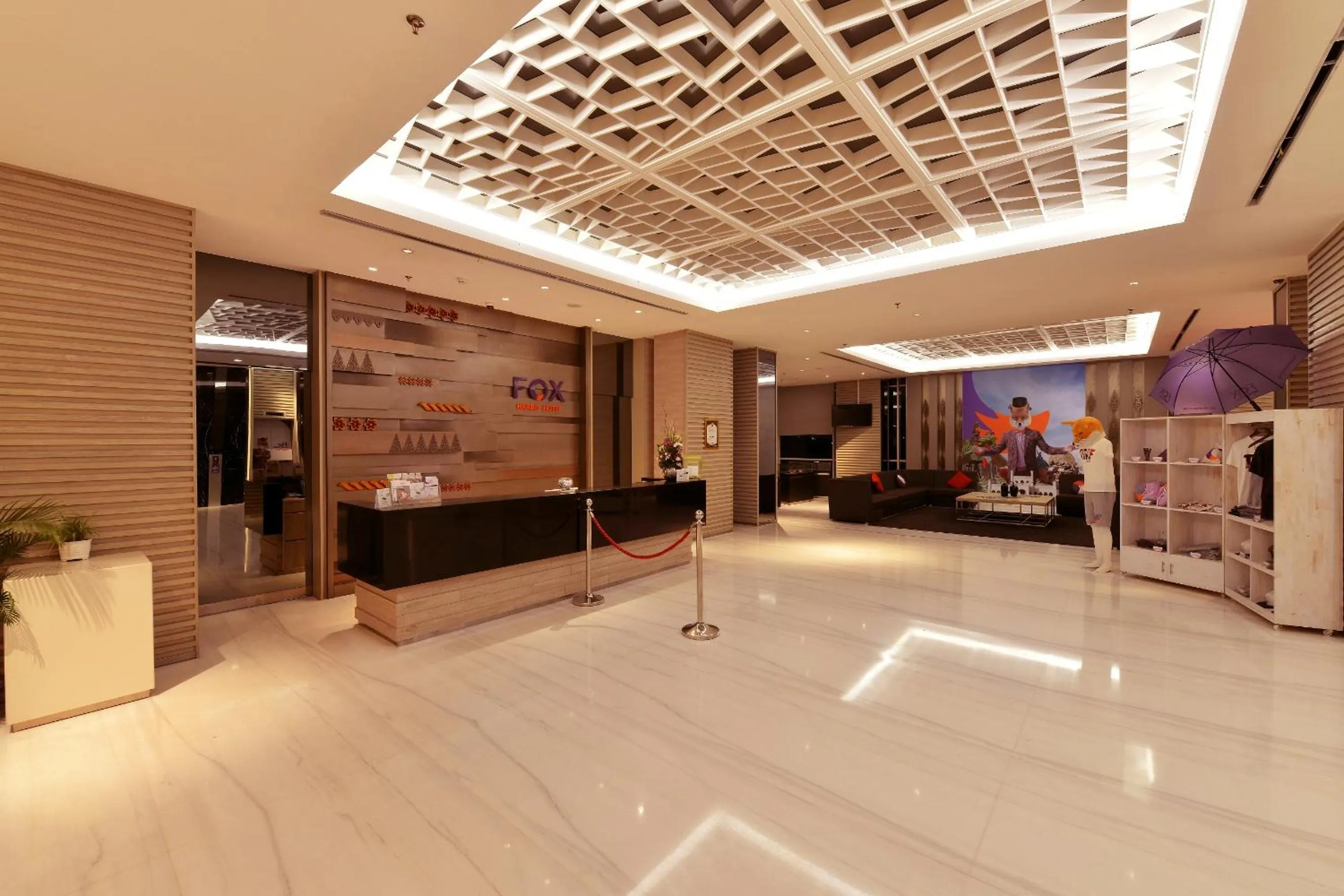 Lobby or reception in FOX Hotel Pekanbaru