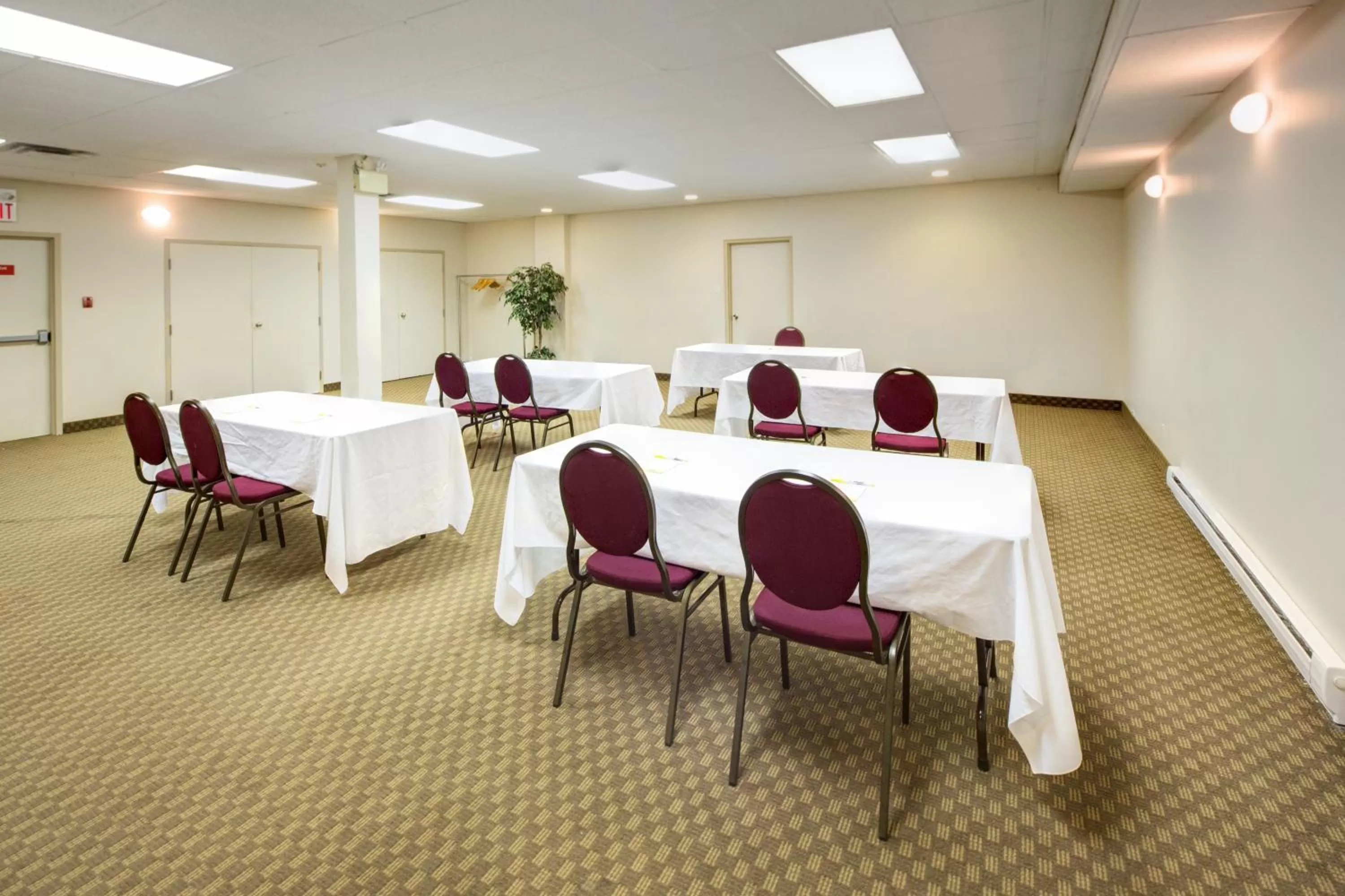 Business facilities in Days Inn by Wyndham London