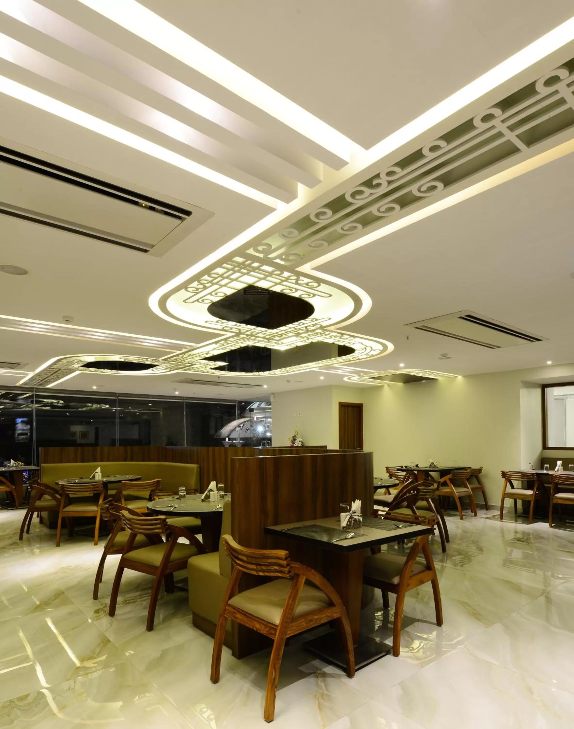 Restaurant/places to eat in Taj Mahal Hotel