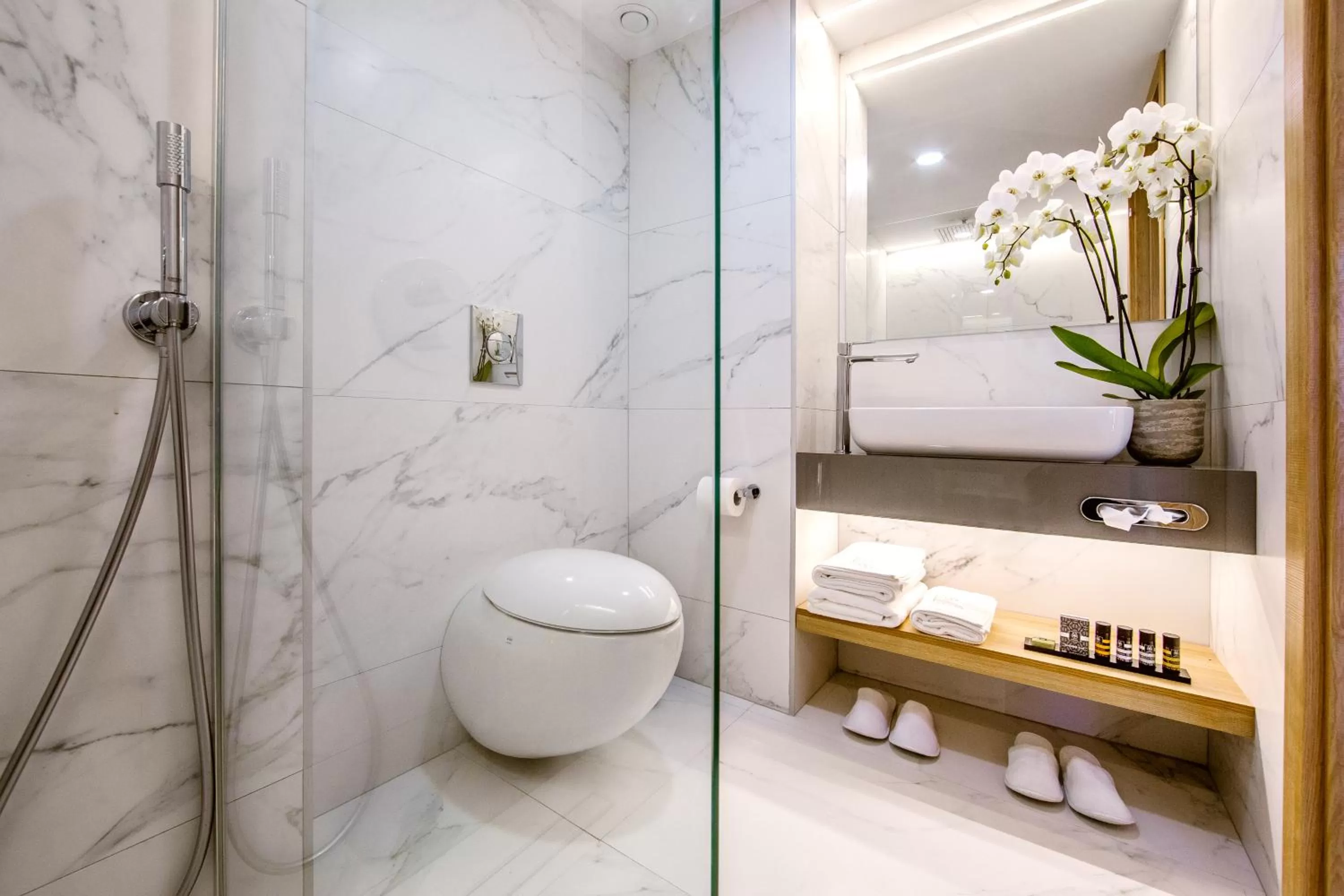 Bathroom in Lebay Beach Hotel