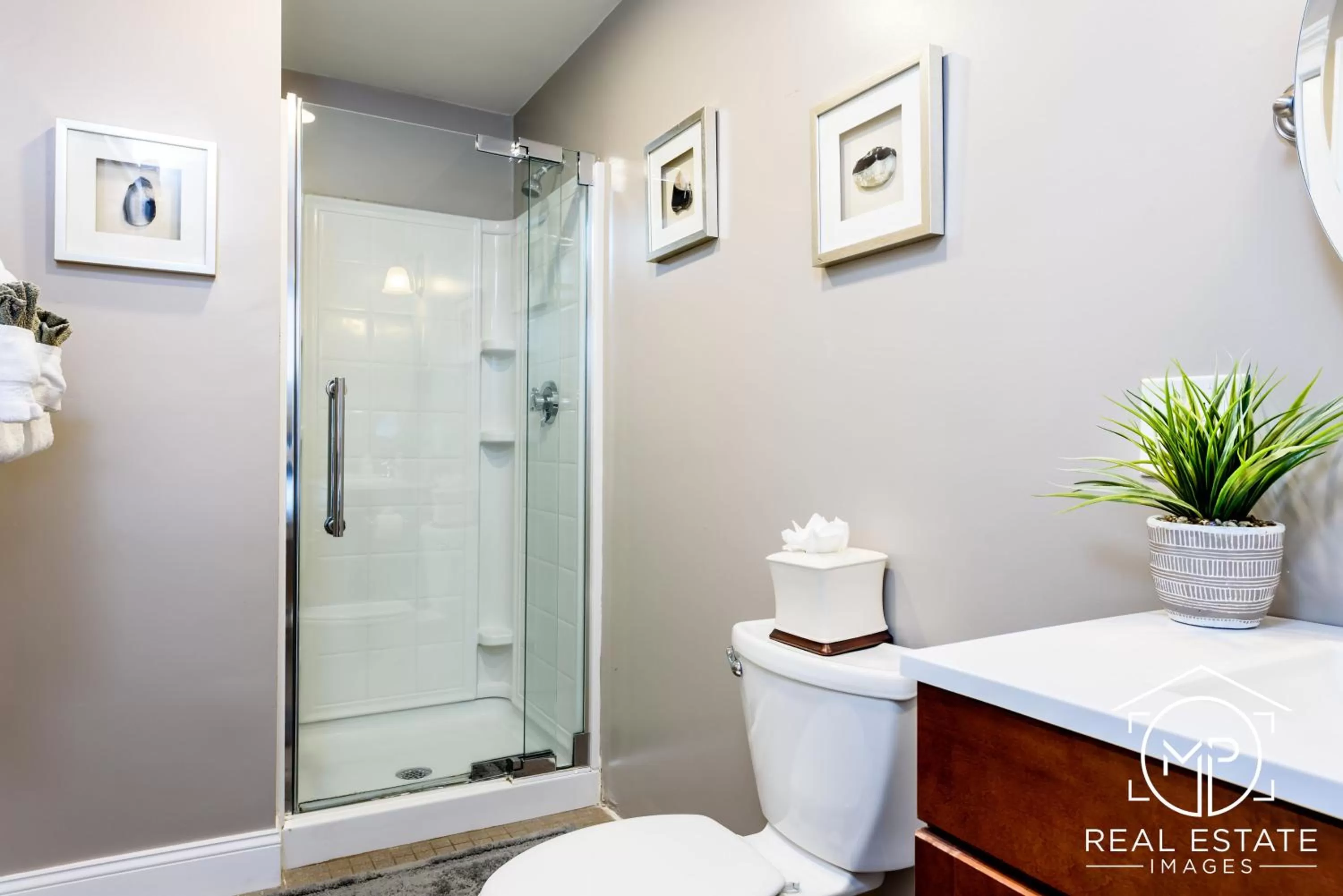 Bathroom in Bouchard Restaurant & Inn