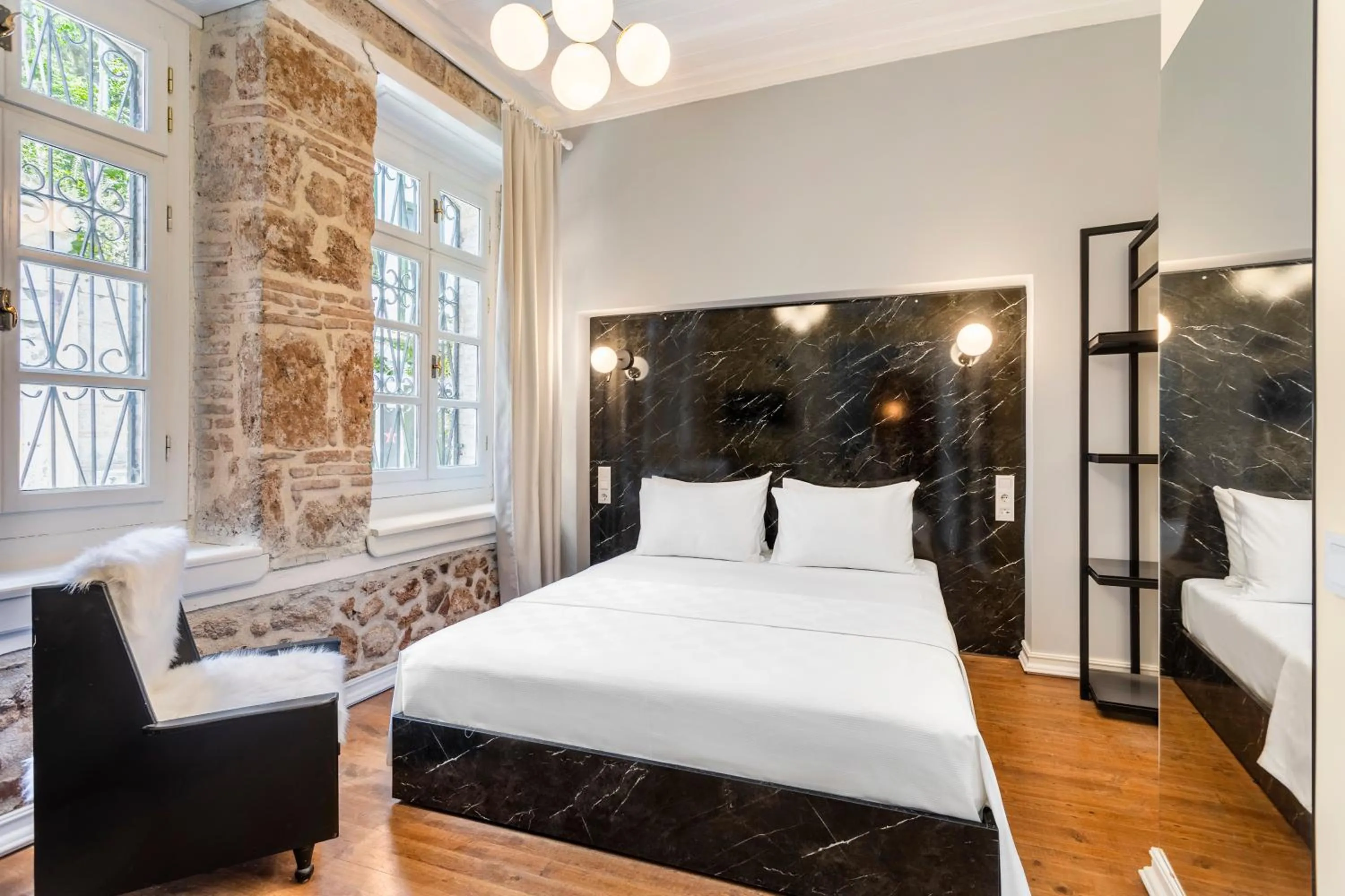 Photo of the whole room, Bed in Palmenhaus Antalya