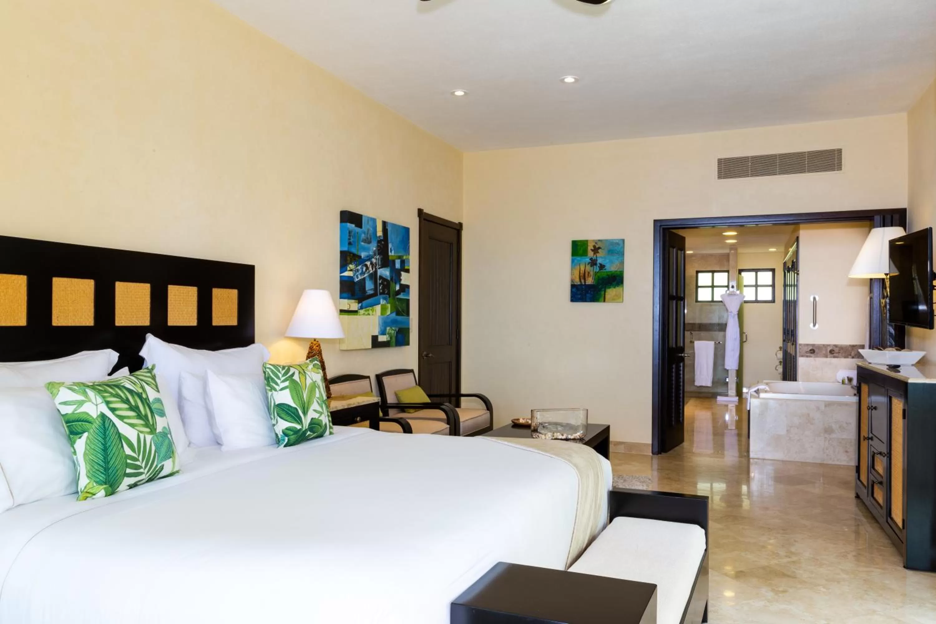 Photo of the whole room, Bed in Garza Blanca Preserve Resort & Spa