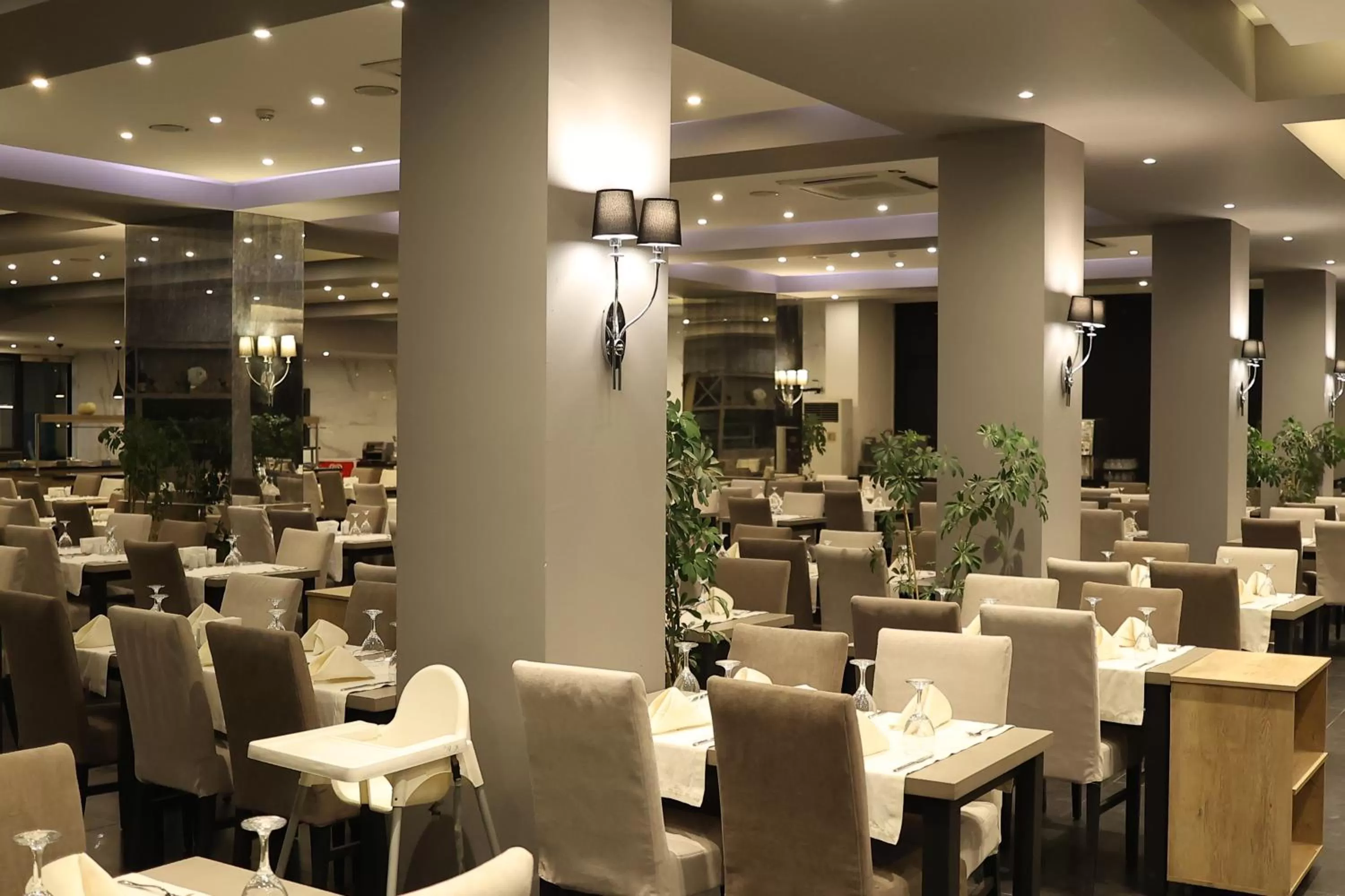 Restaurant/places to eat in Pırıl Hotel Thermal&Beauty SPA