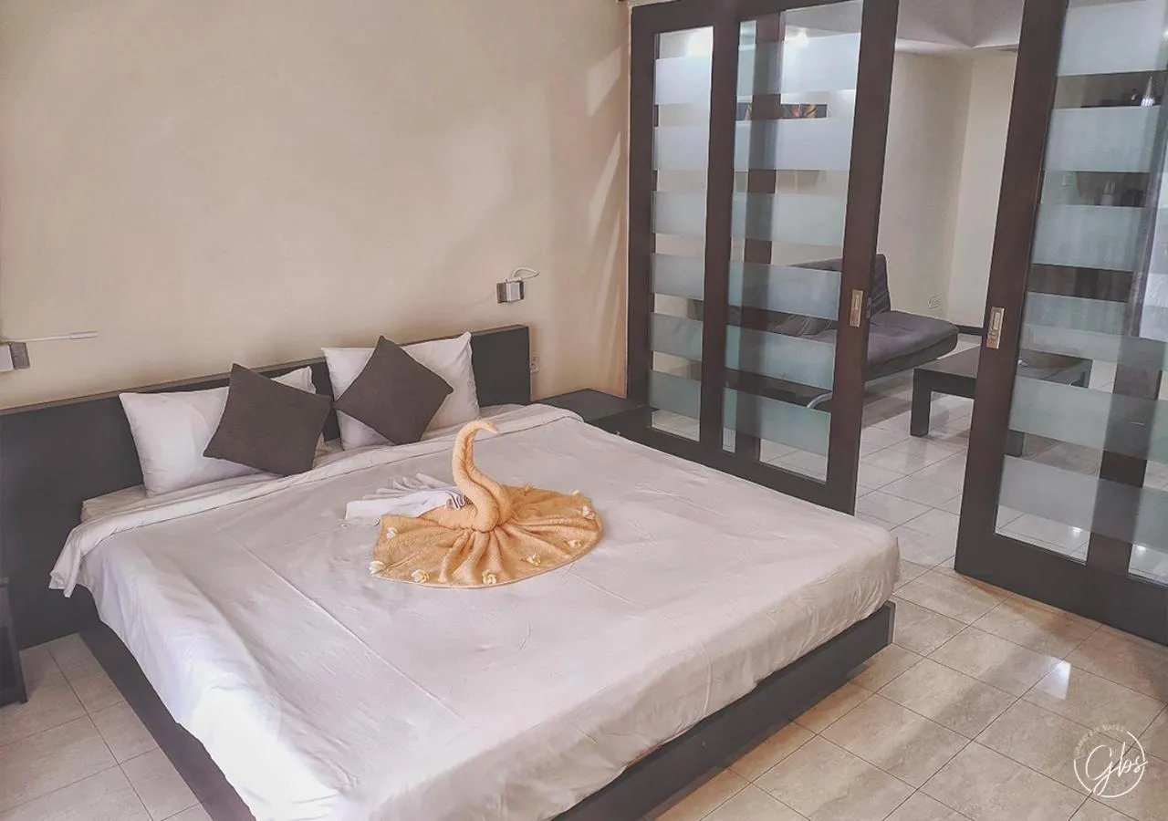 Bedroom, Bed in Grand Bay Suites