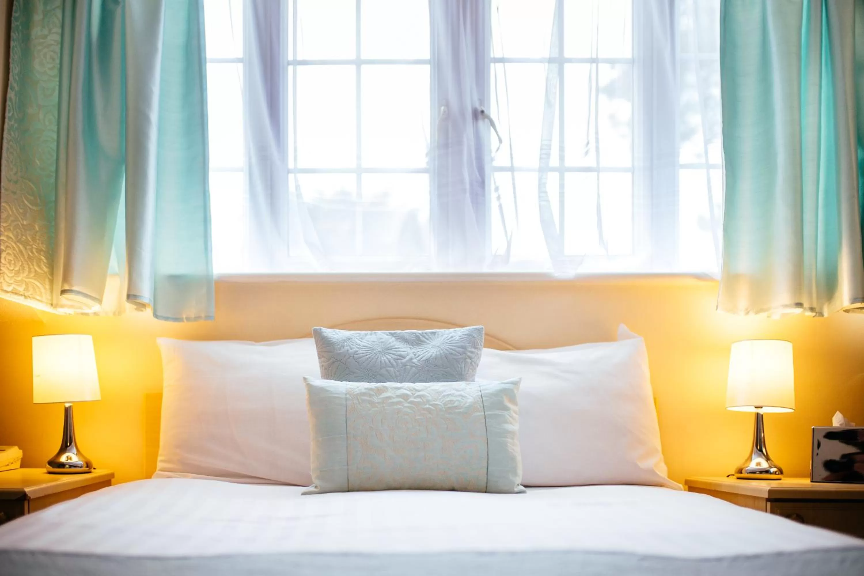 Bedroom, Bed in Pymgate Lodge Hotel Manchester Airport