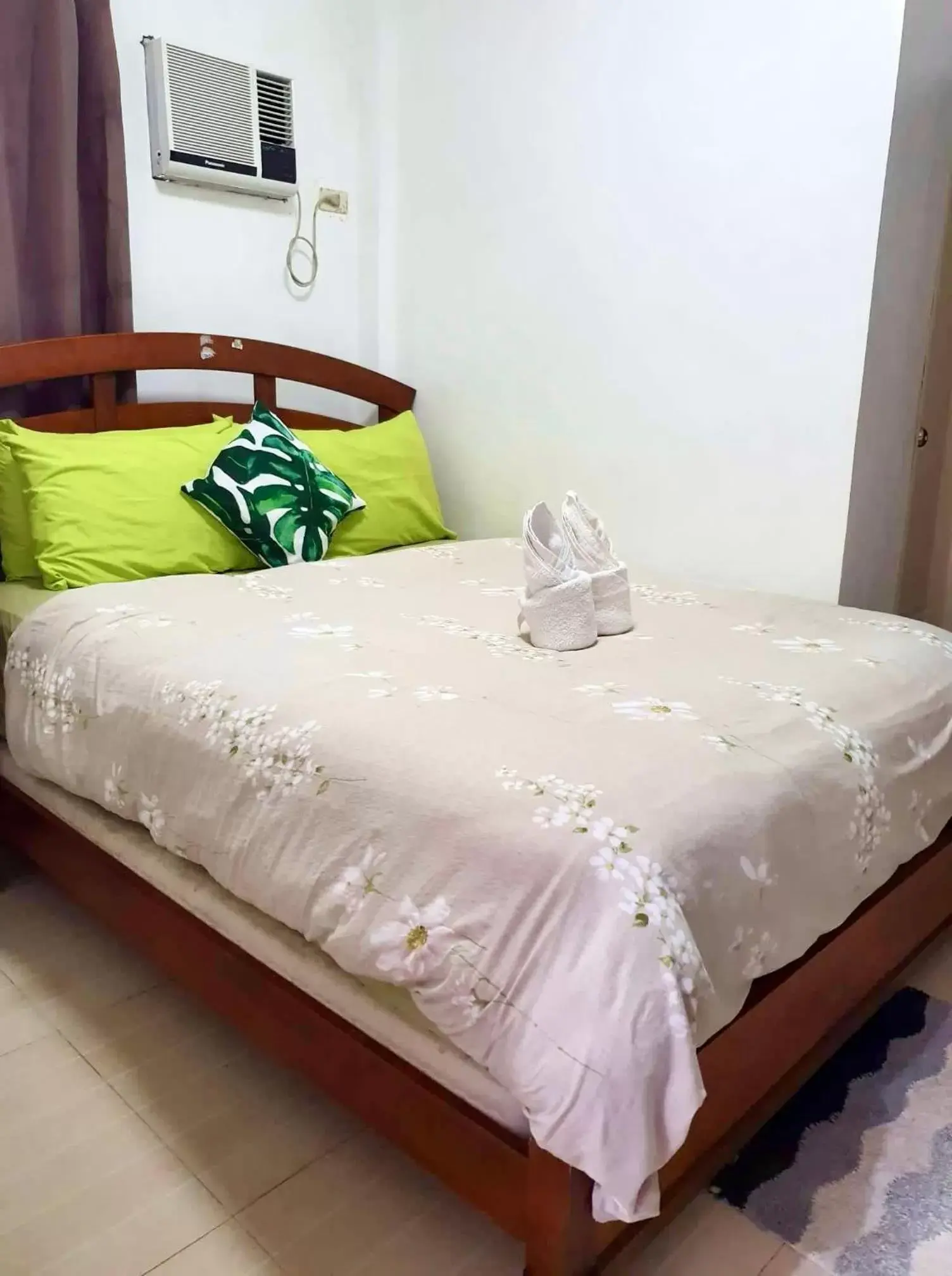 Deluxe Twin Room in Kalis Viewpoint Lodge Coron Deluxe Twin Room in Kalis Viewpoint Lodge Coron