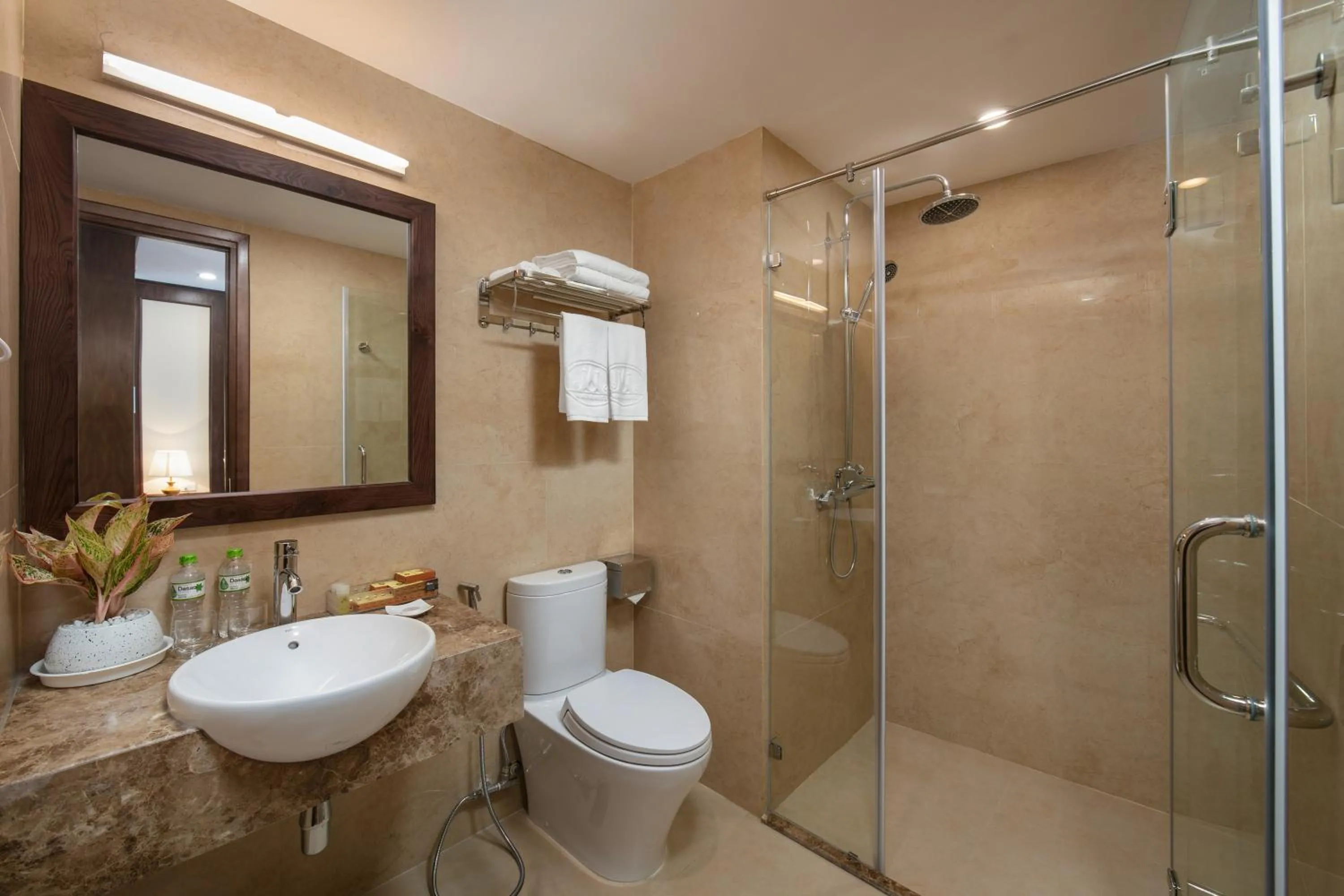 Shower in Marina Hotel Ha Noi