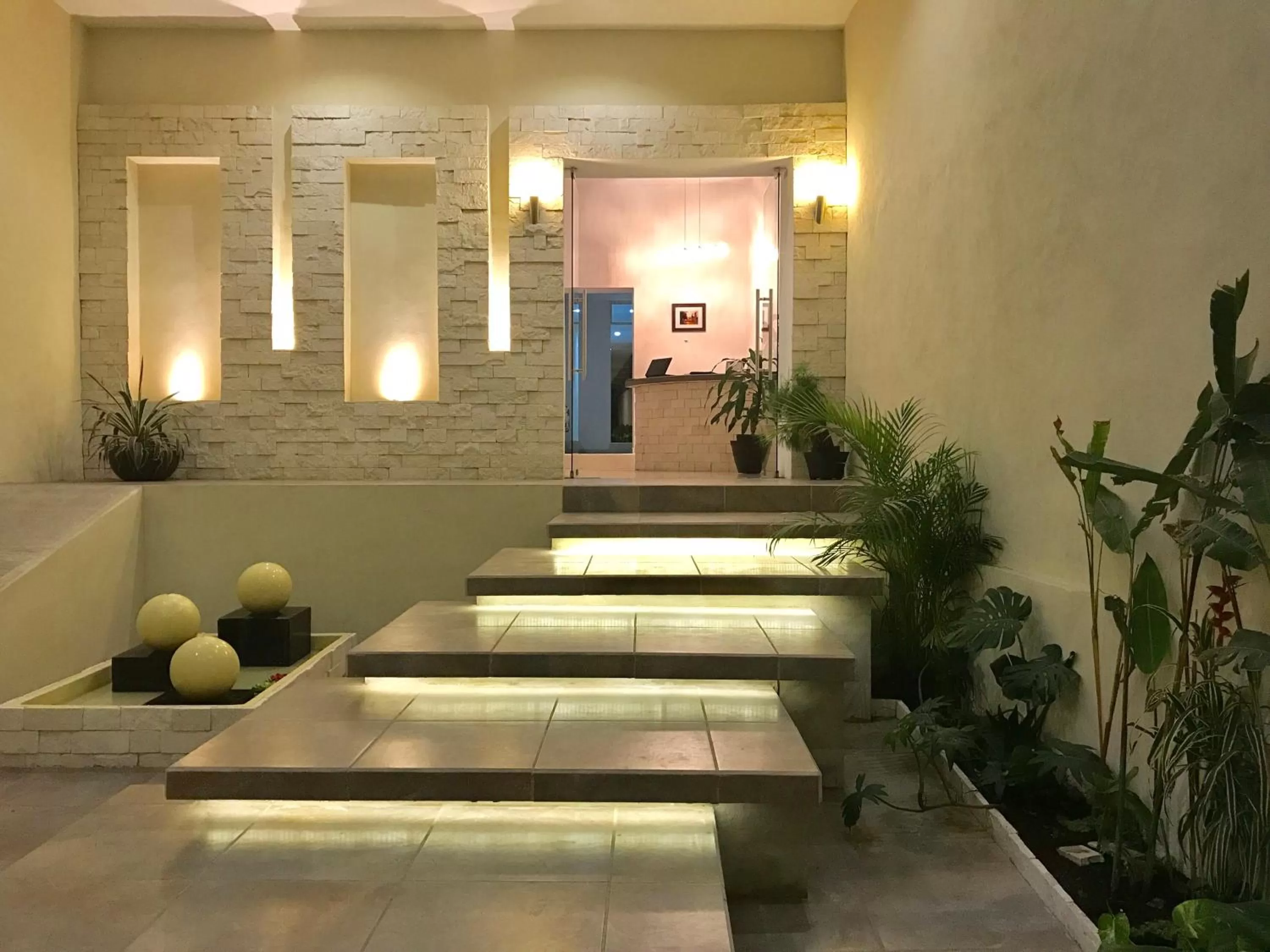 Facade/entrance in Margarett Hotel