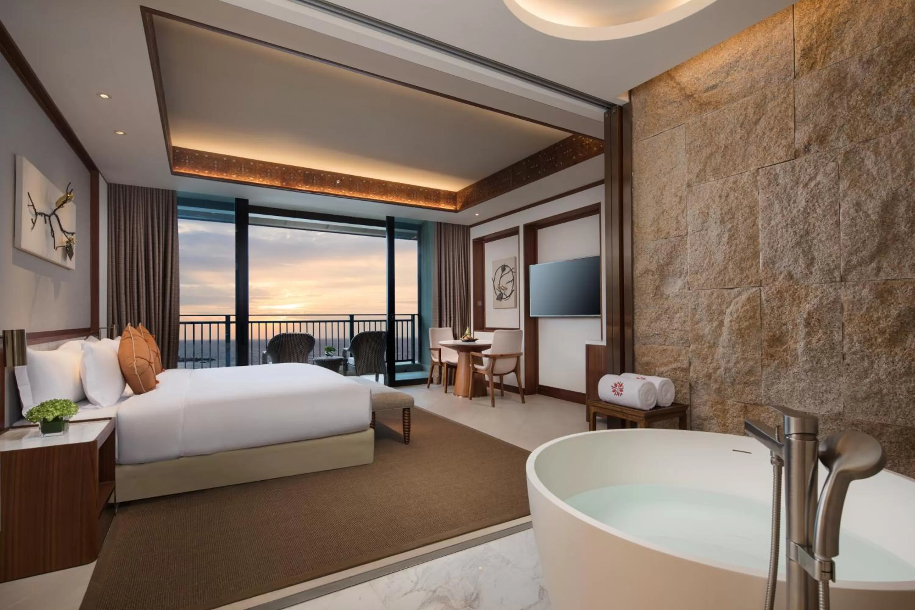Bathroom, Bed in Angsana Zhuhai Phoenix Bay