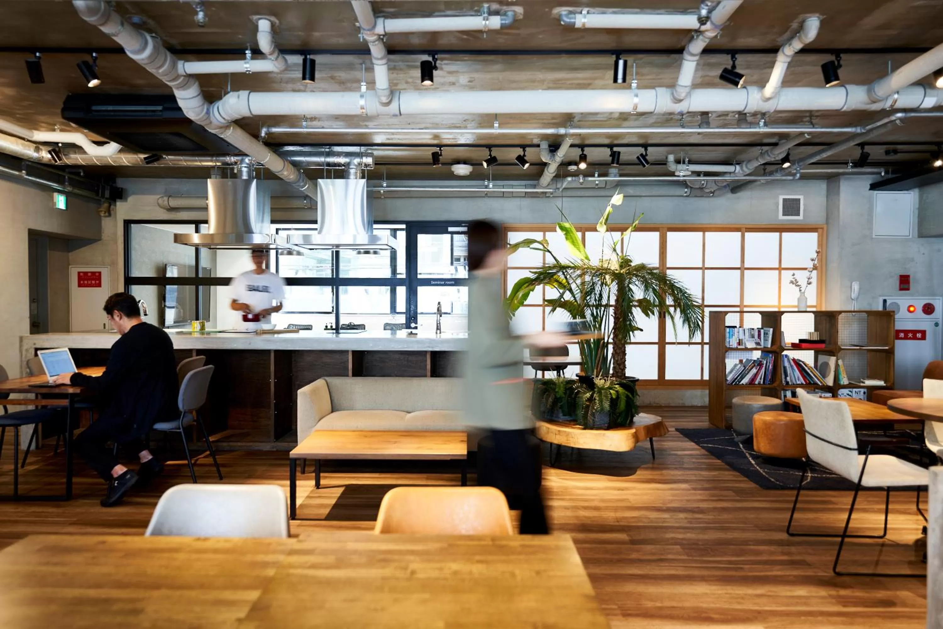 Communal lounge/ TV room in Hotel Morning Box Osaka Shinsaibashi