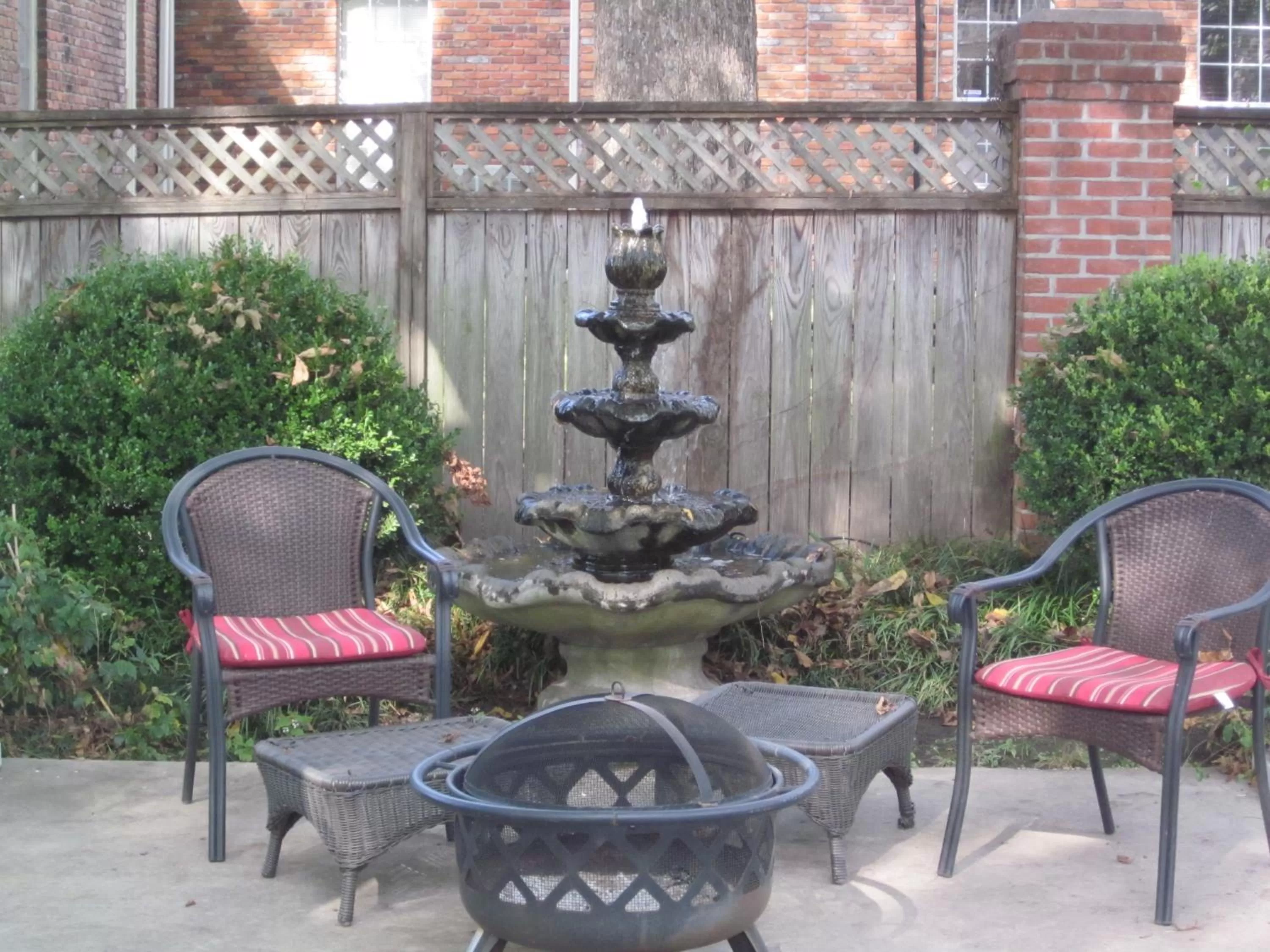 Garden, Seating Area in Baer House Inn