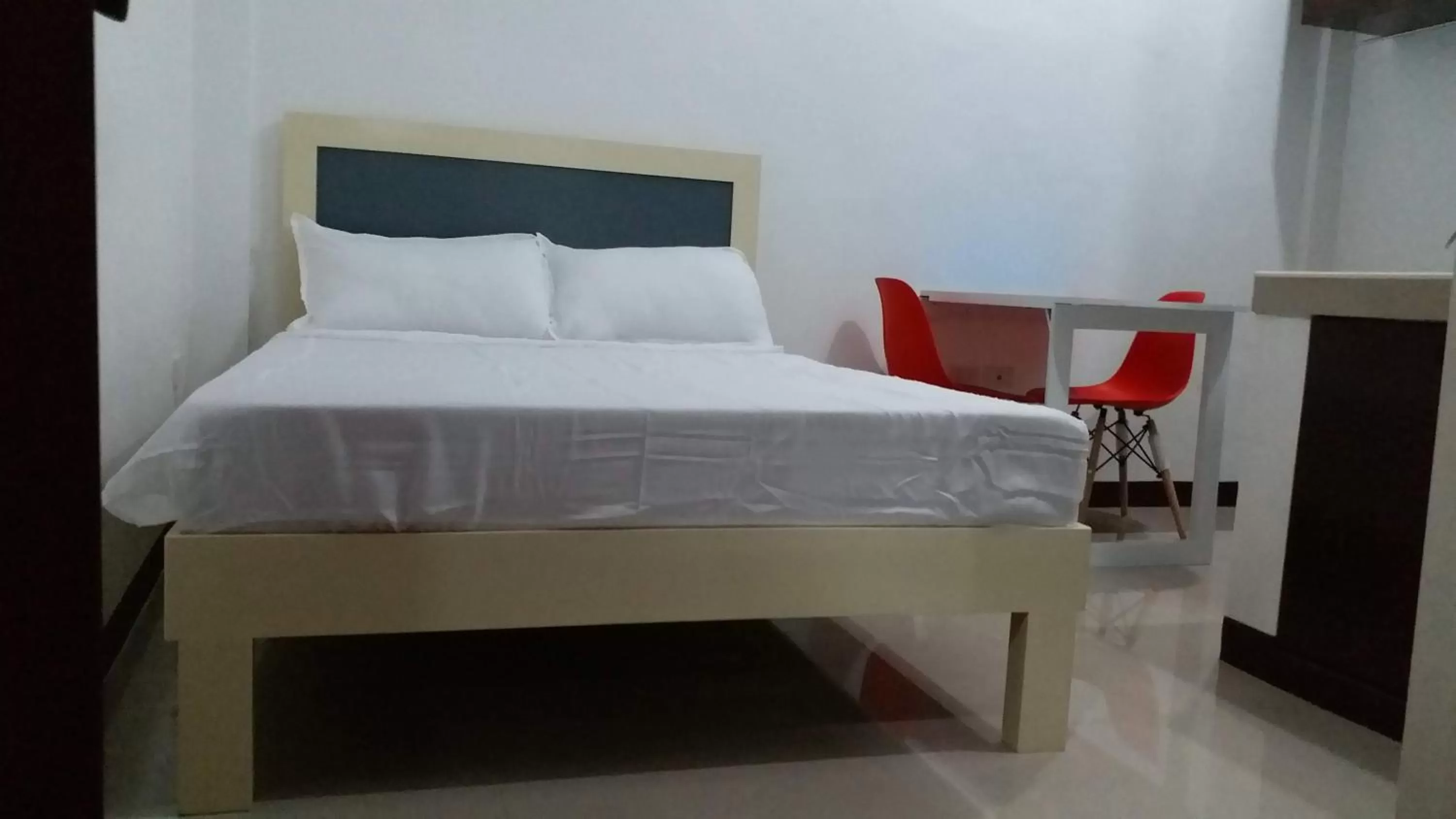 Bed in Clark-Pad Inn, Angeles City