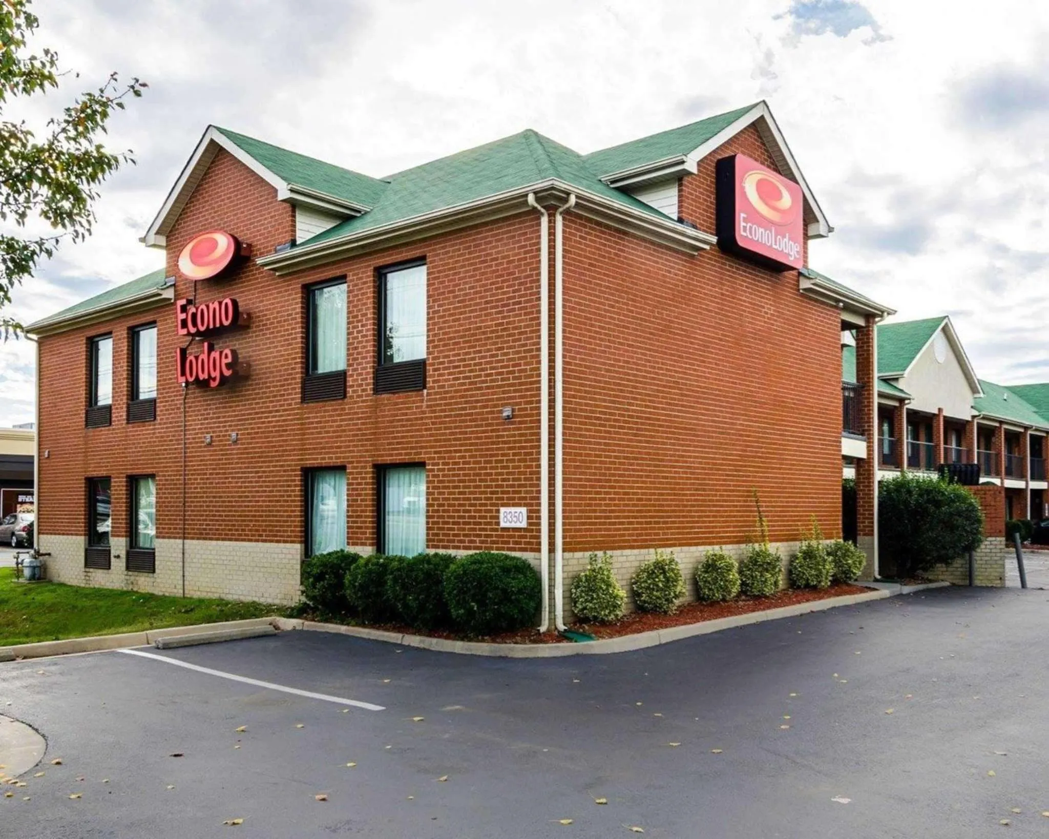 Property building in Econo Lodge