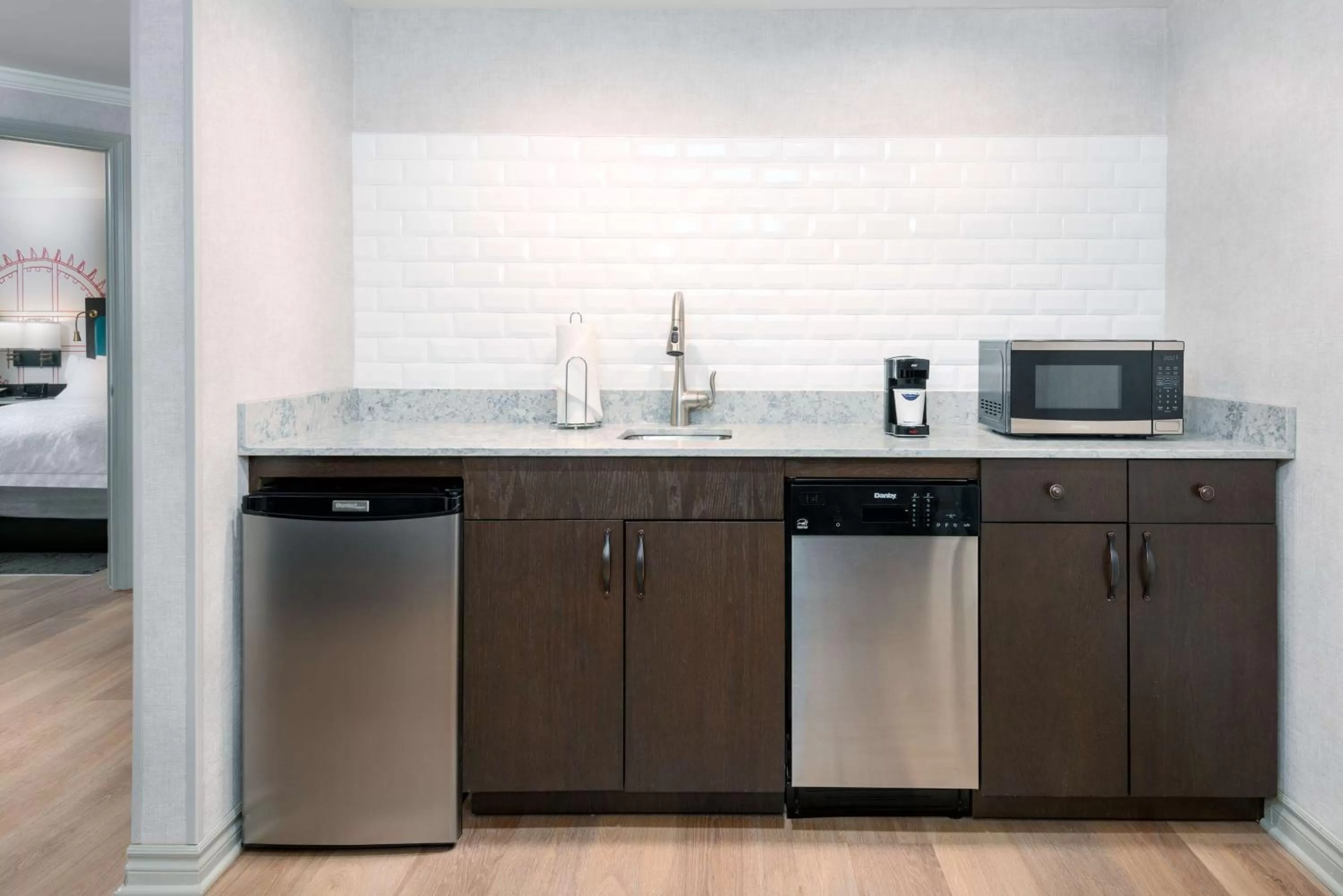 Photo of the whole room in Hampton Inn Buffalo-Williamsville