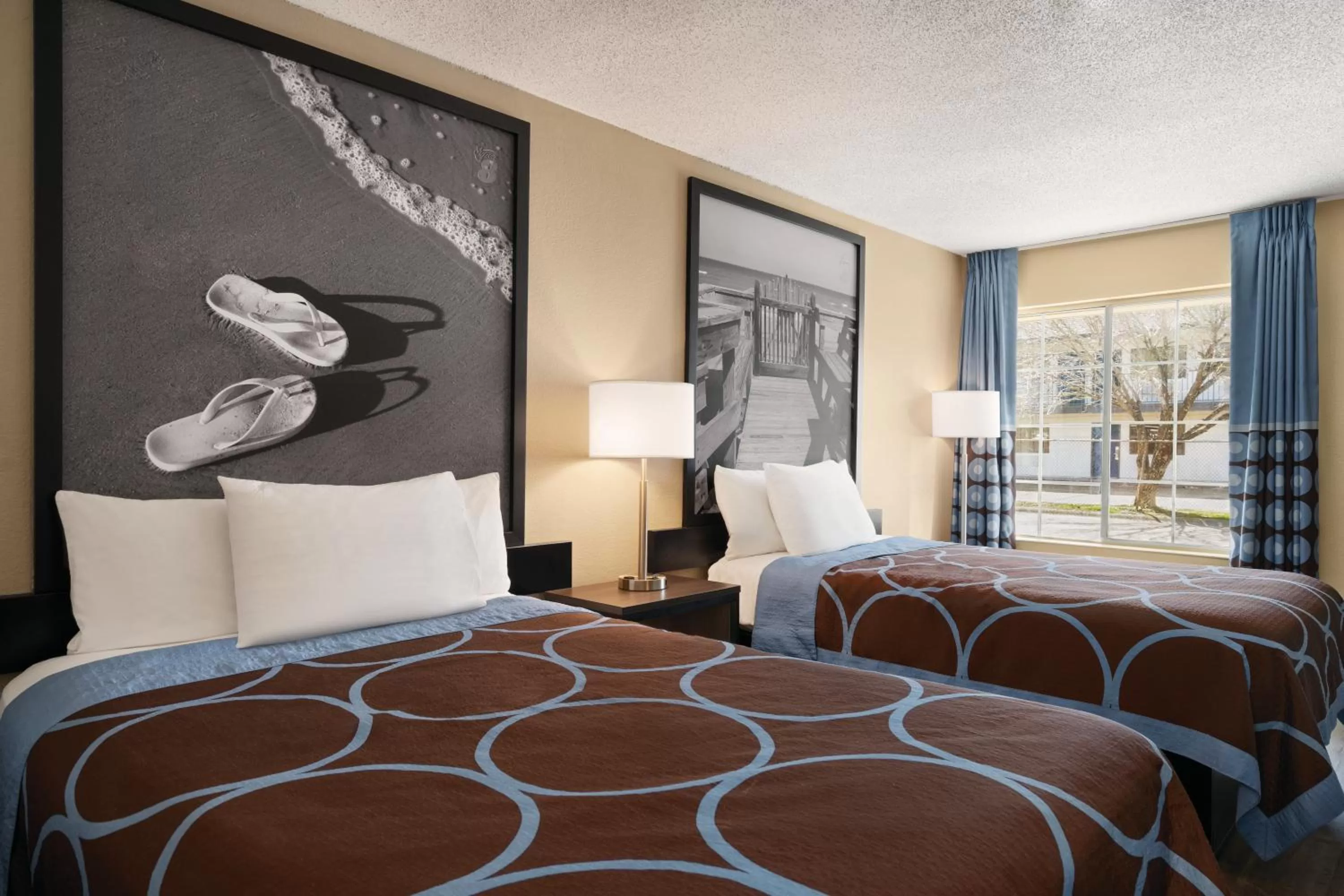 Bed in Super 8 by Wyndham Gulfport Airport NW Near Biloxi