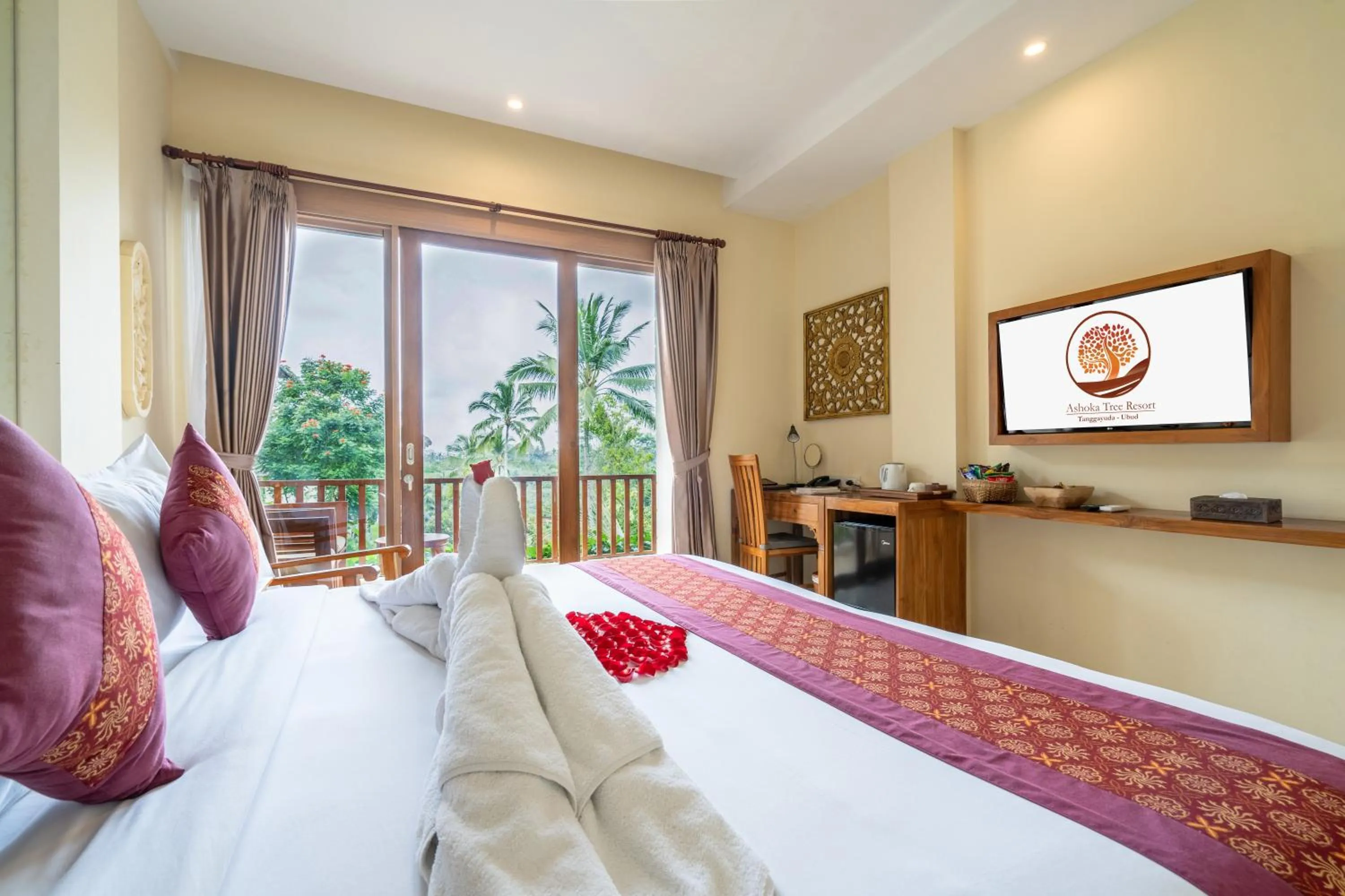 Bathroom, Bed in Ashoka Tree Resort at Tanggayuda