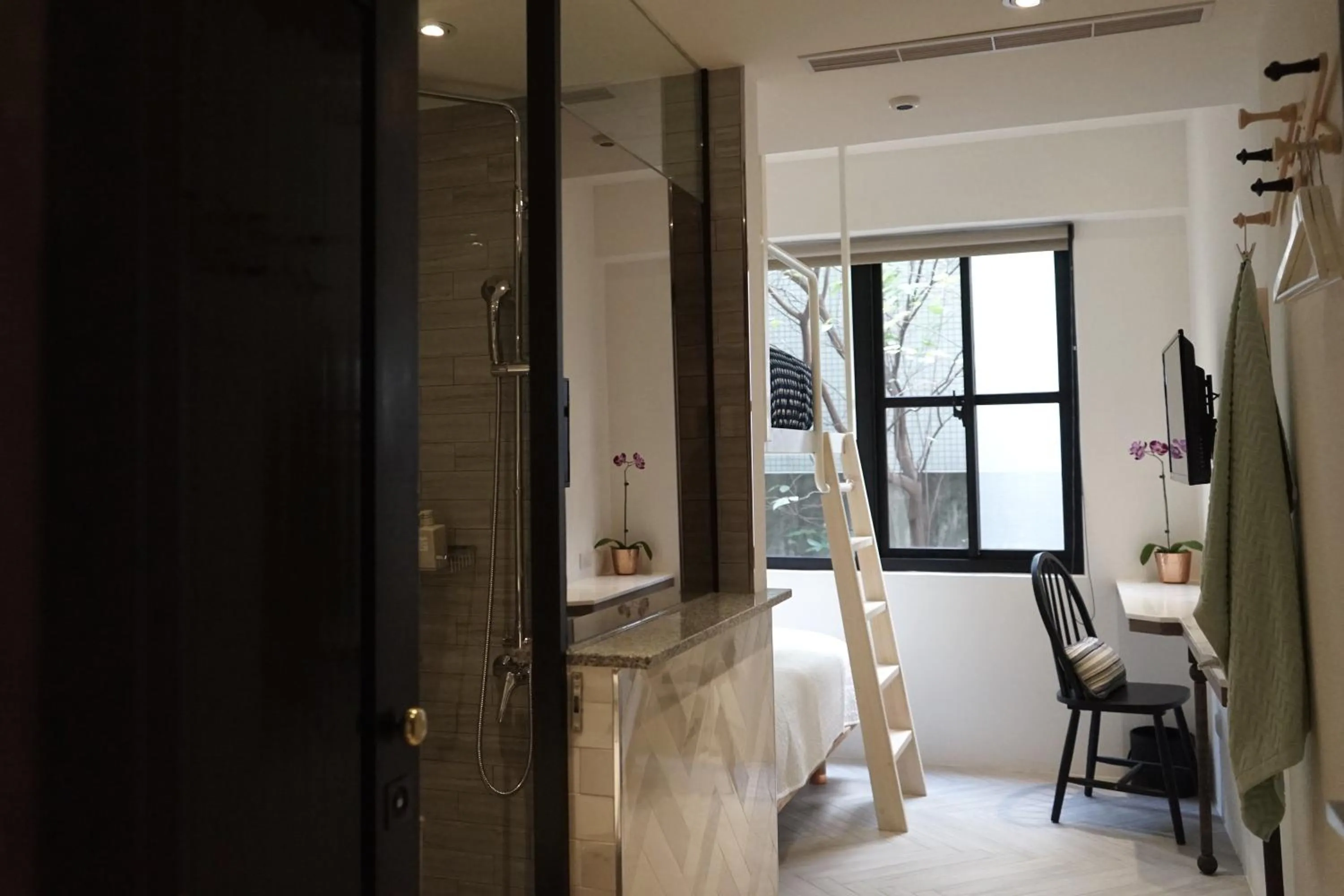 Bedroom, Bed in NiHao Café Hotel