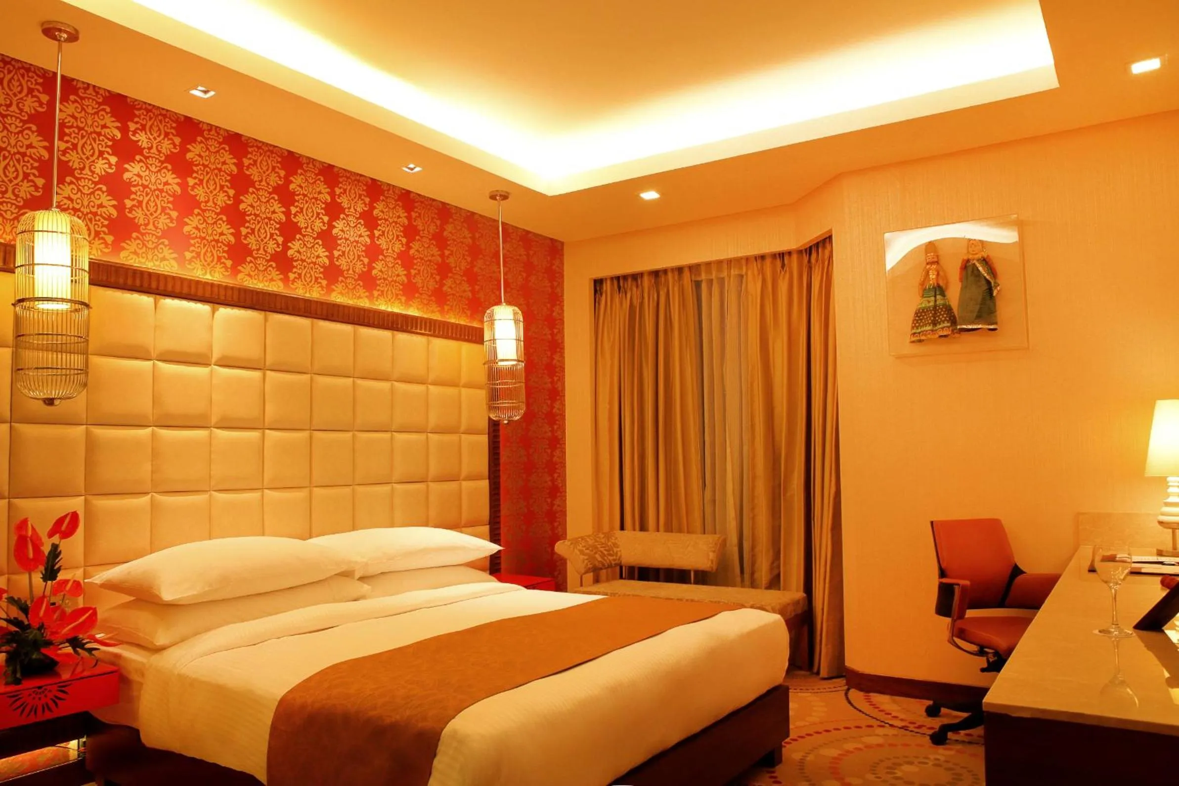 Bed in The Metropolitan Hotel & Spa New Delhi