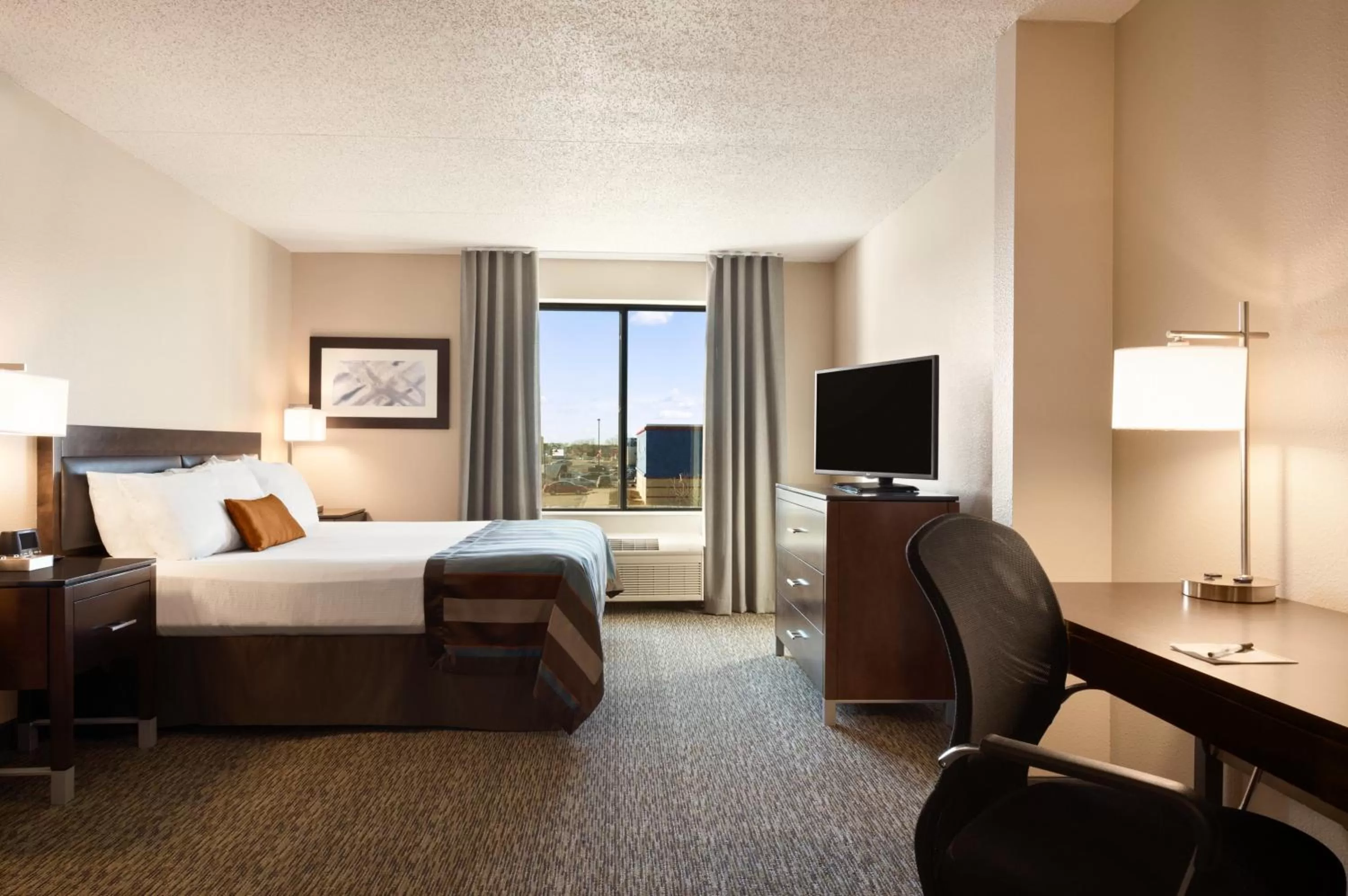 King Room - Disability Access/Non-Smoking in Wingate by Wyndham Fargo