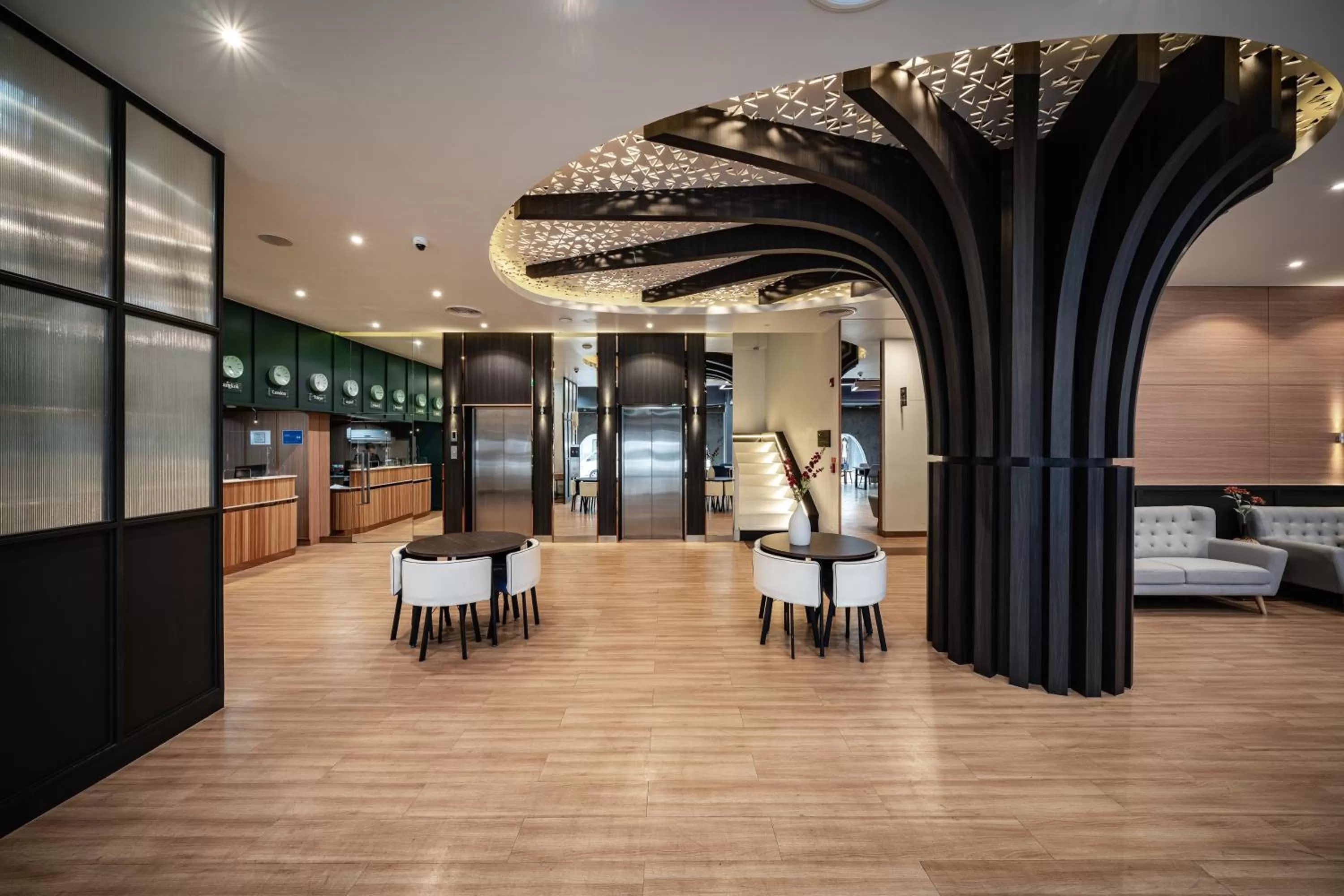 Lobby or reception in VIX Bangkok at Victory Monument