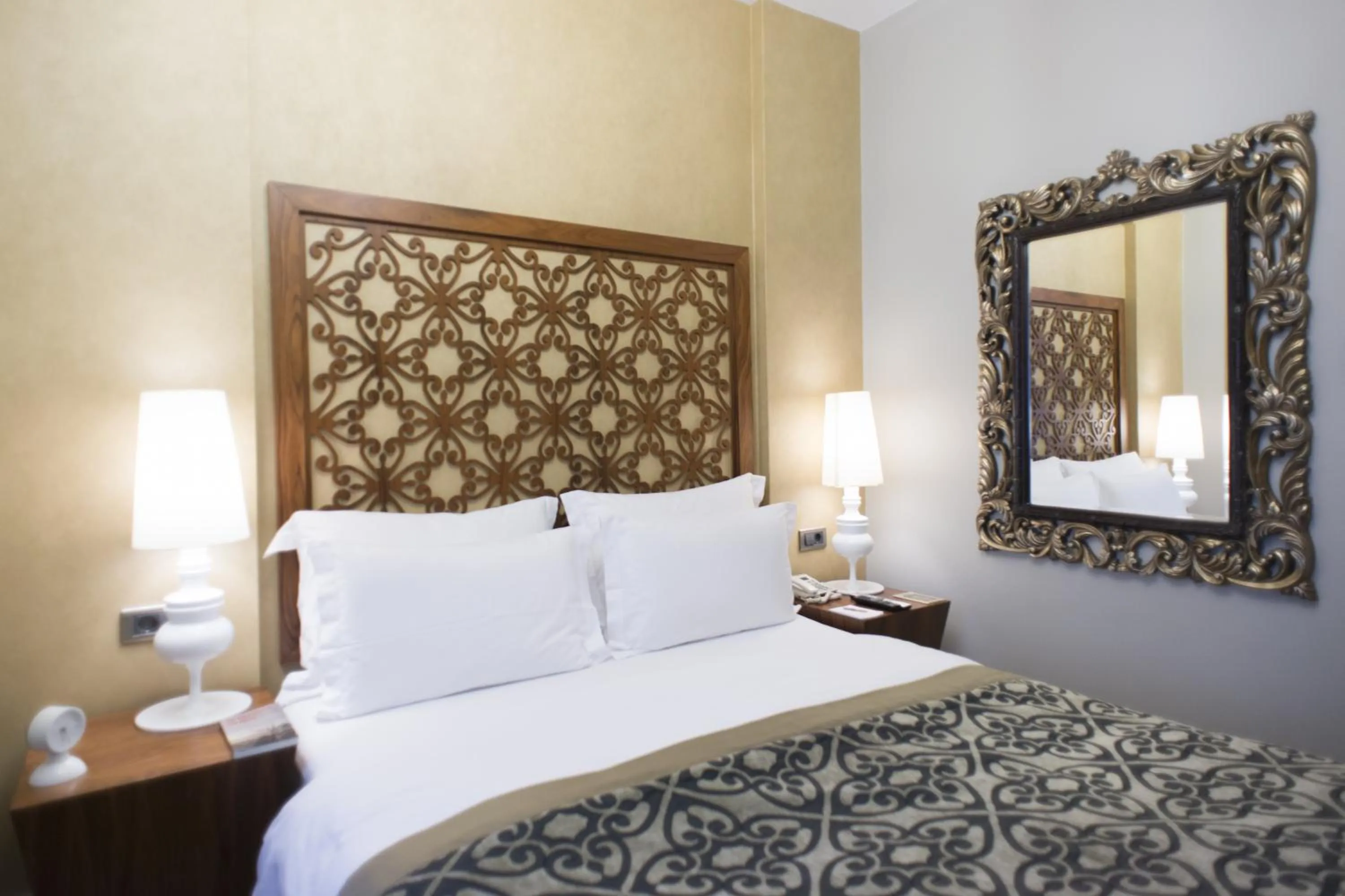 Photo of the whole room, Bed in Taksim Prelude Hotel