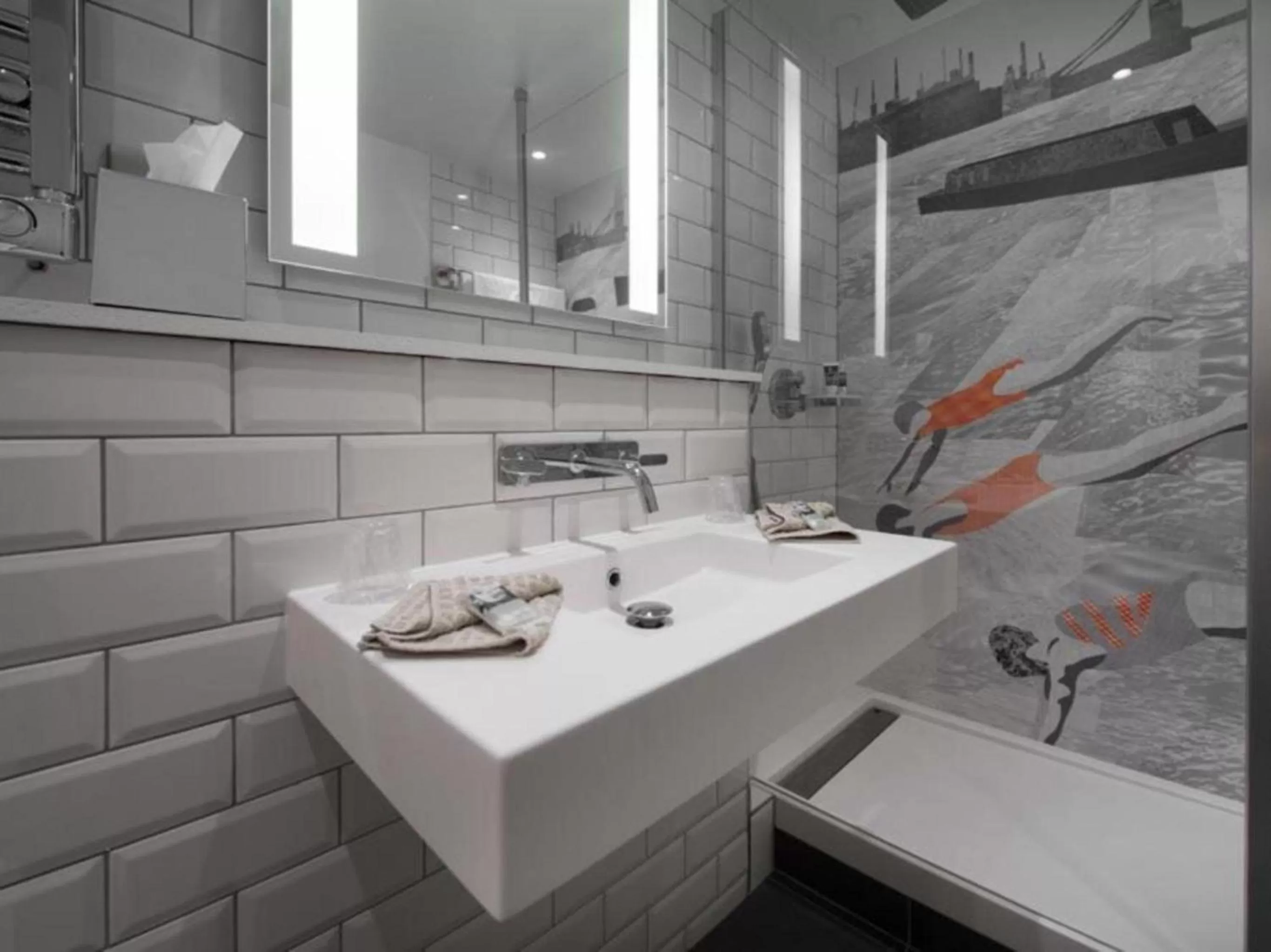 Shower in Mercure London Bridge