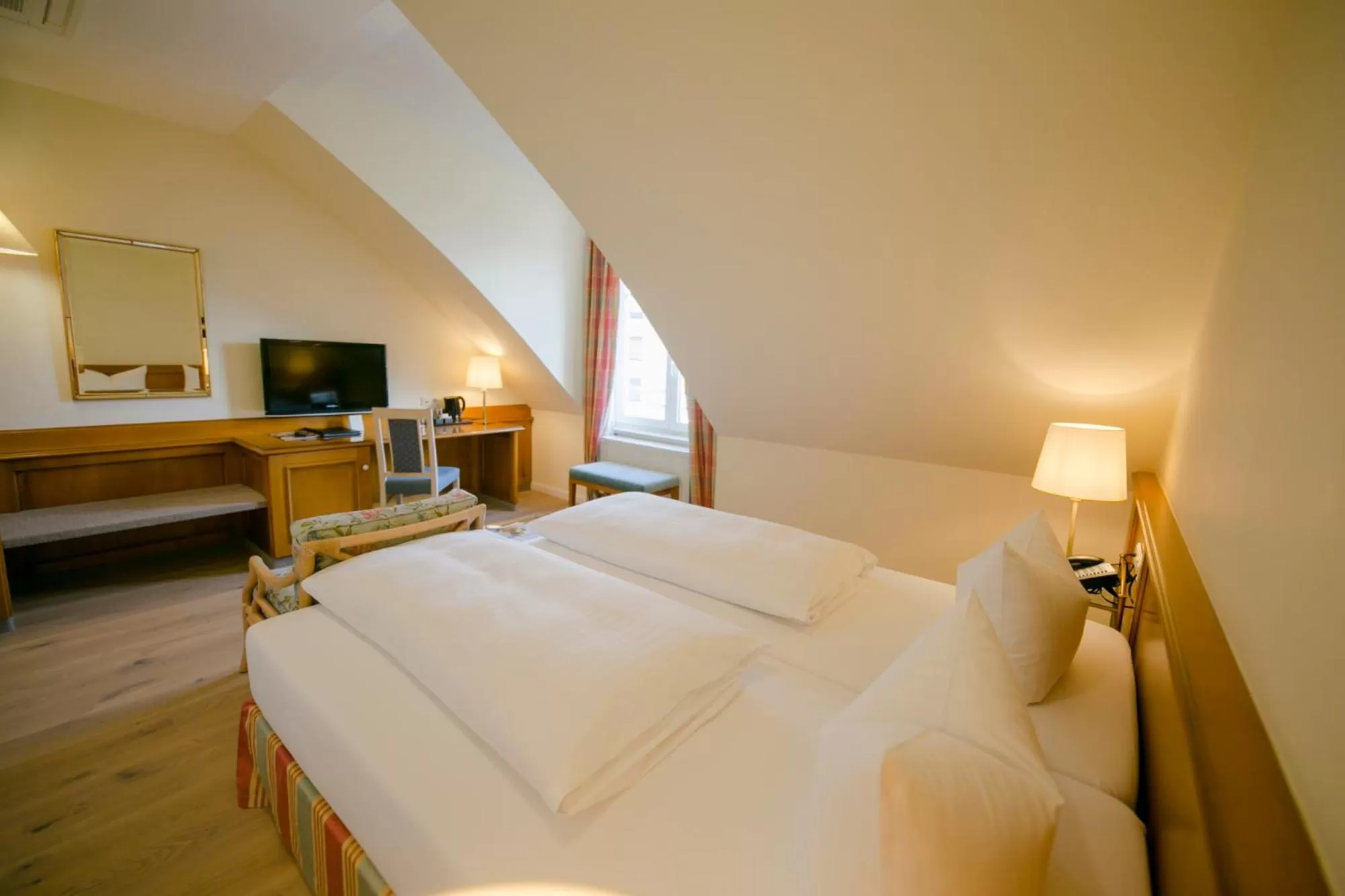 Photo of the whole room, Bed in Hotel Sailer